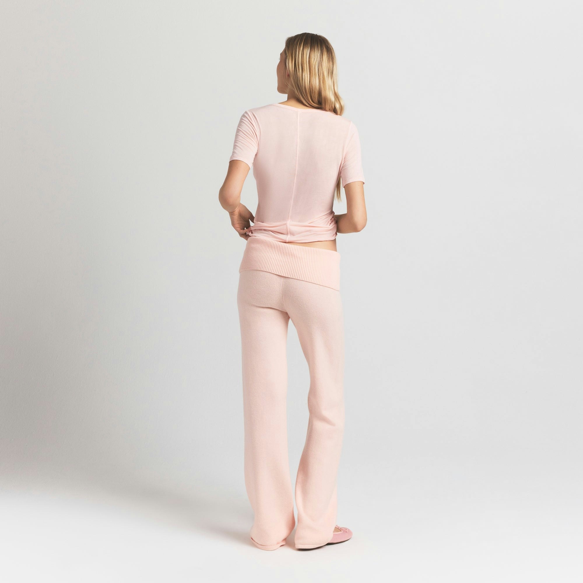 SHEER MODAL LONG T-SHIRT | PRIMROSE ON A MODEL BACK VIEW @ | FOCUS: 0.9, 0.1, 0.7