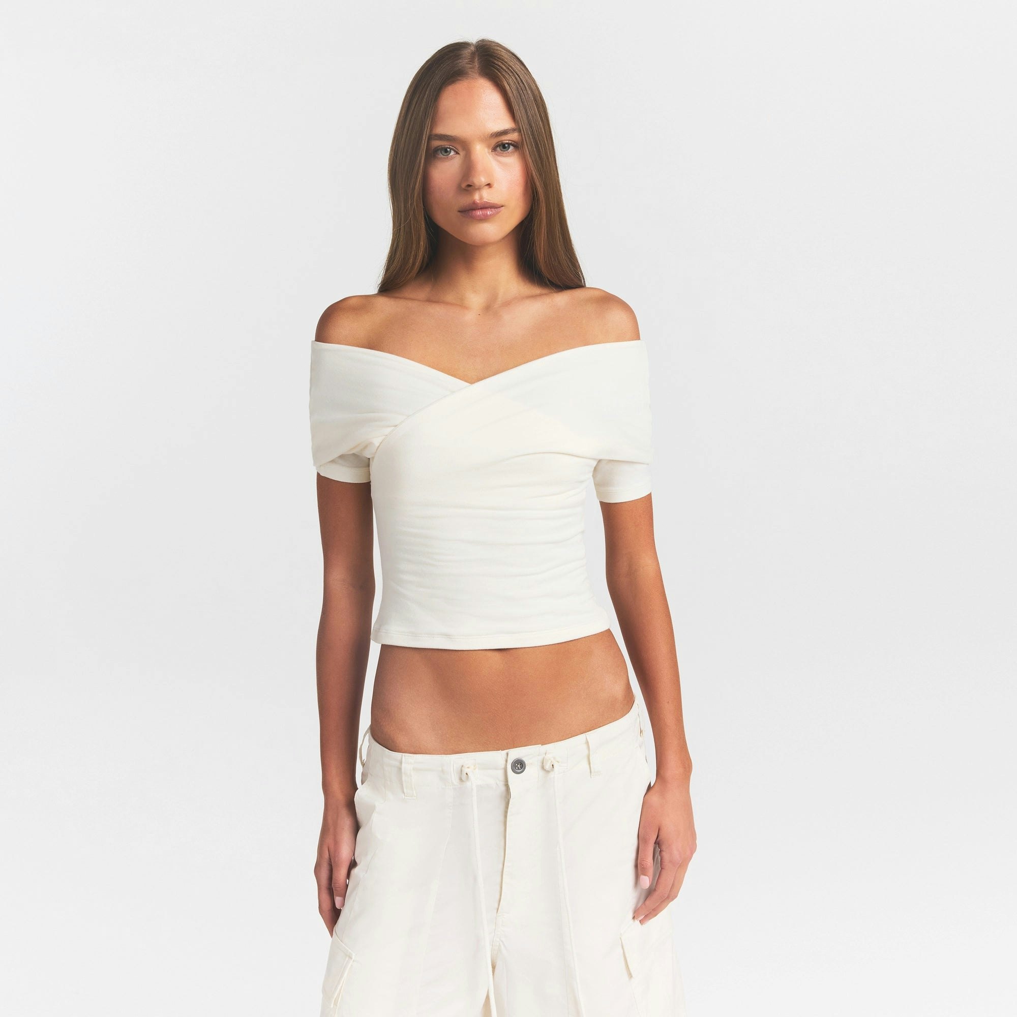 COTTON JERSEY WRAP TOP | MARBLE ON A MODEL SIDE VIEW @ | FOCUS: 0.0, 1.0, 0.9