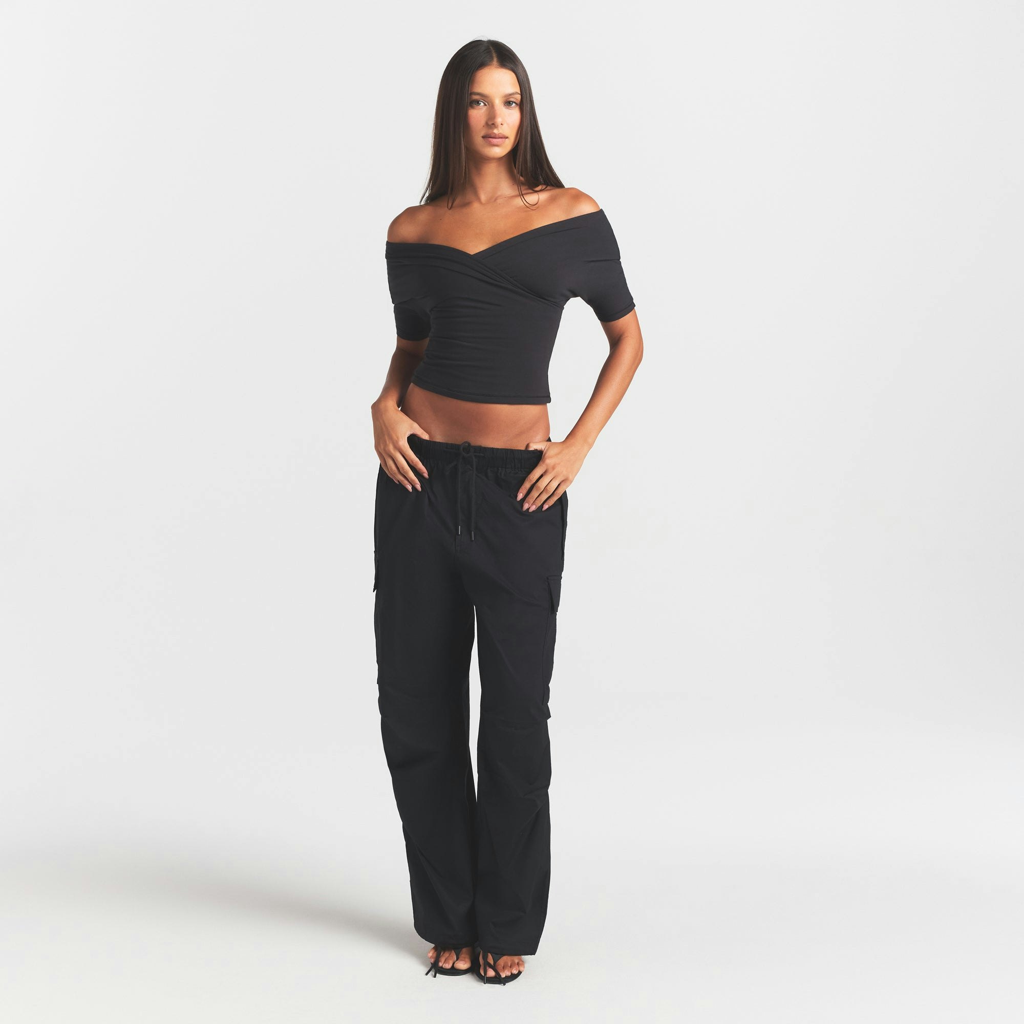 COTTON JERSEY WRAP T-SHIRT | SOOT ON A MODEL FRONT VIEW