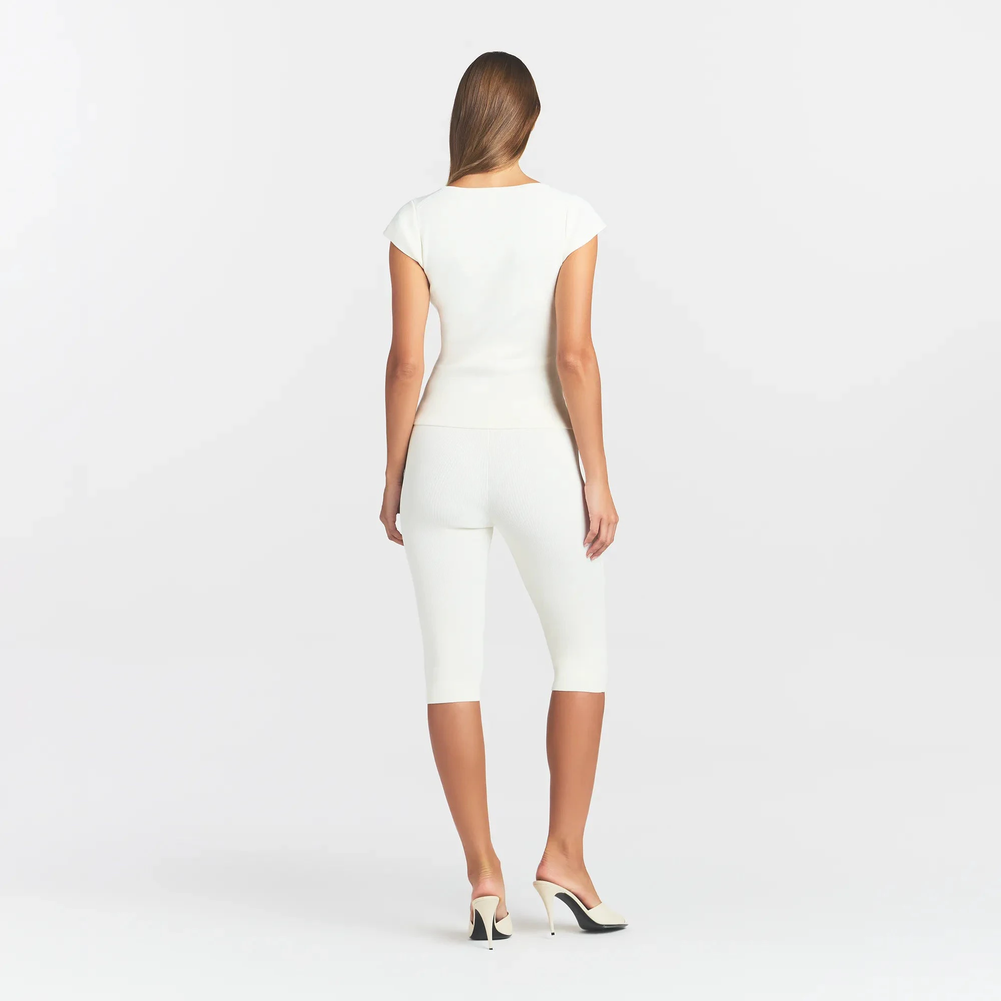 REFINED KNIT SCOOP NECK TOP | EGRET ON A MODEL FRONT VIEW @ | FOCUS: 0.0, 1.0, 0.9