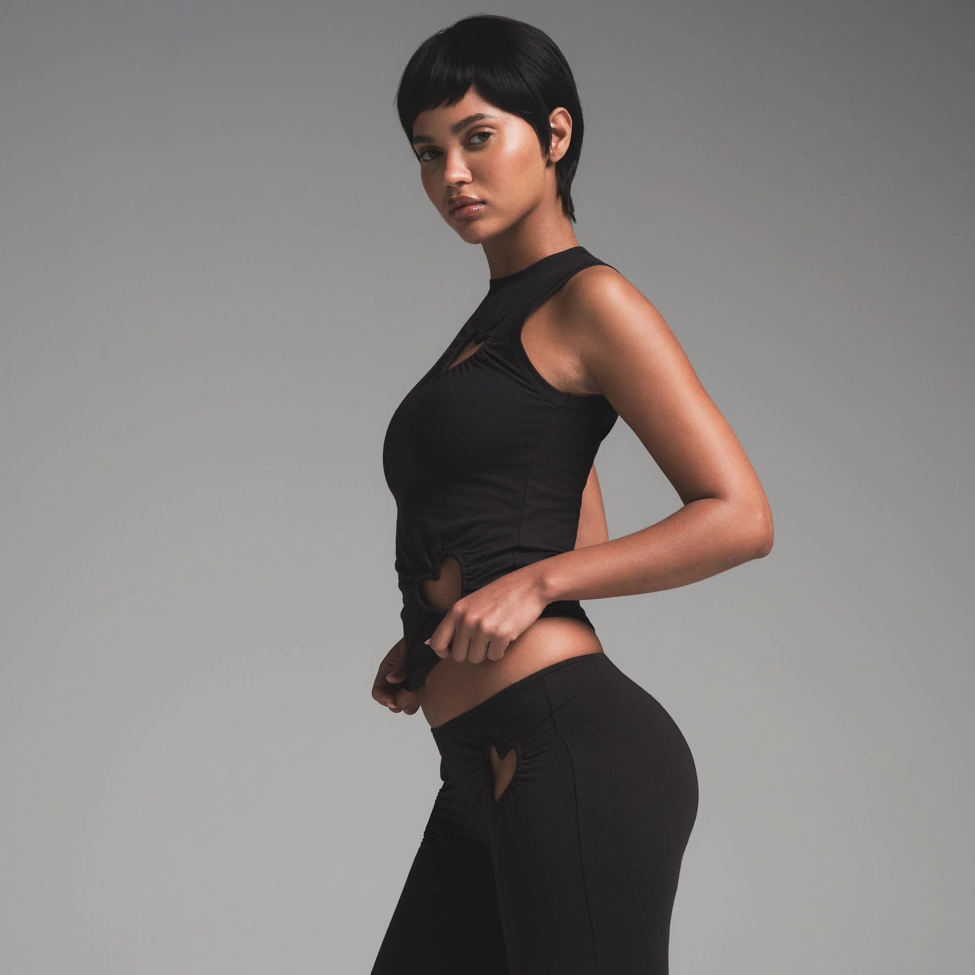 COTTON JERSEY HEART TANK | SOOT ON A MODEL SIDE VIEW | FOCUS: 0.0, 1.0, 0.9