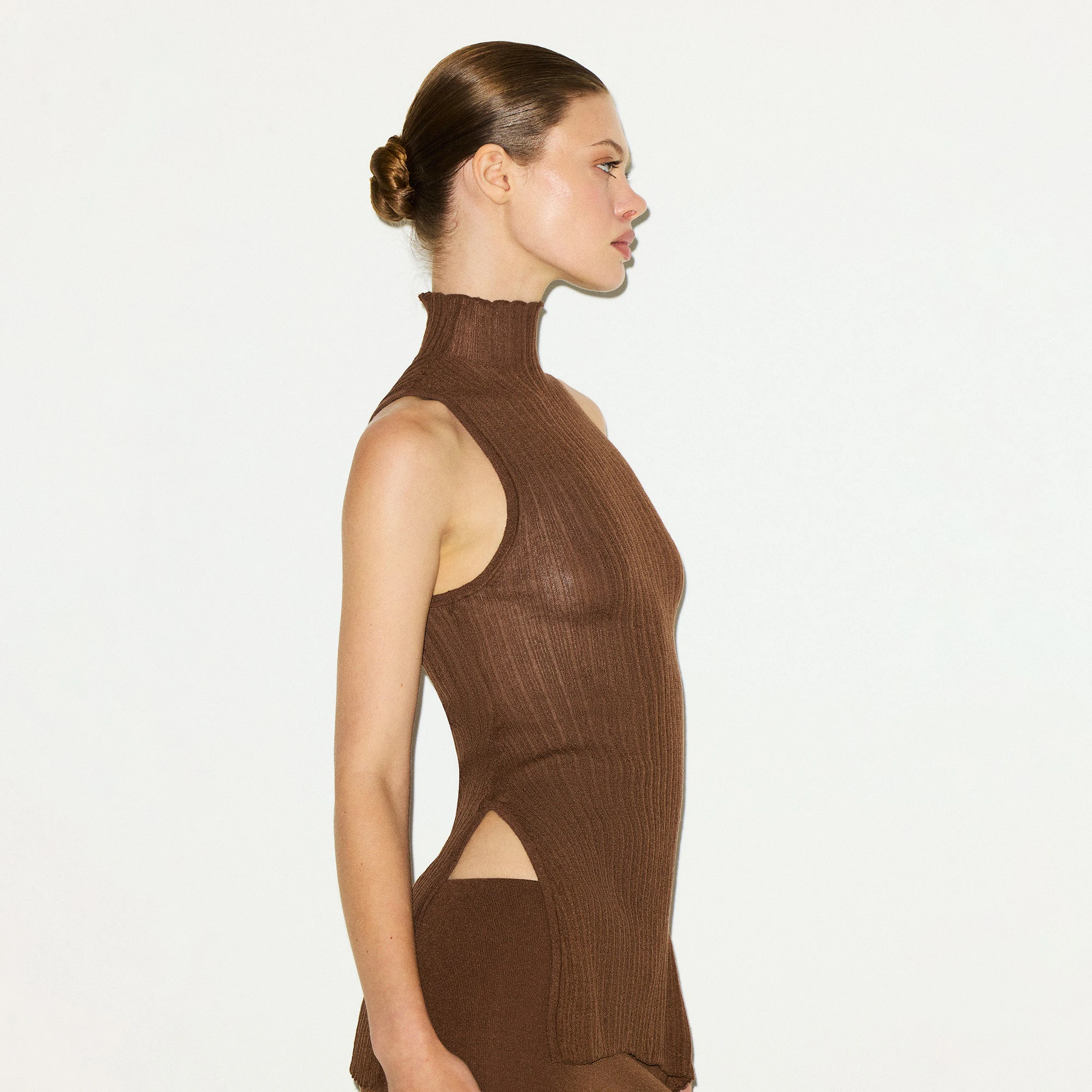 SHEER KNIT MOCK NECK TUNIC | BISON ON A MODEL SIDE VIEW @ | FOCUS: 0.0, 1.0, 0.9