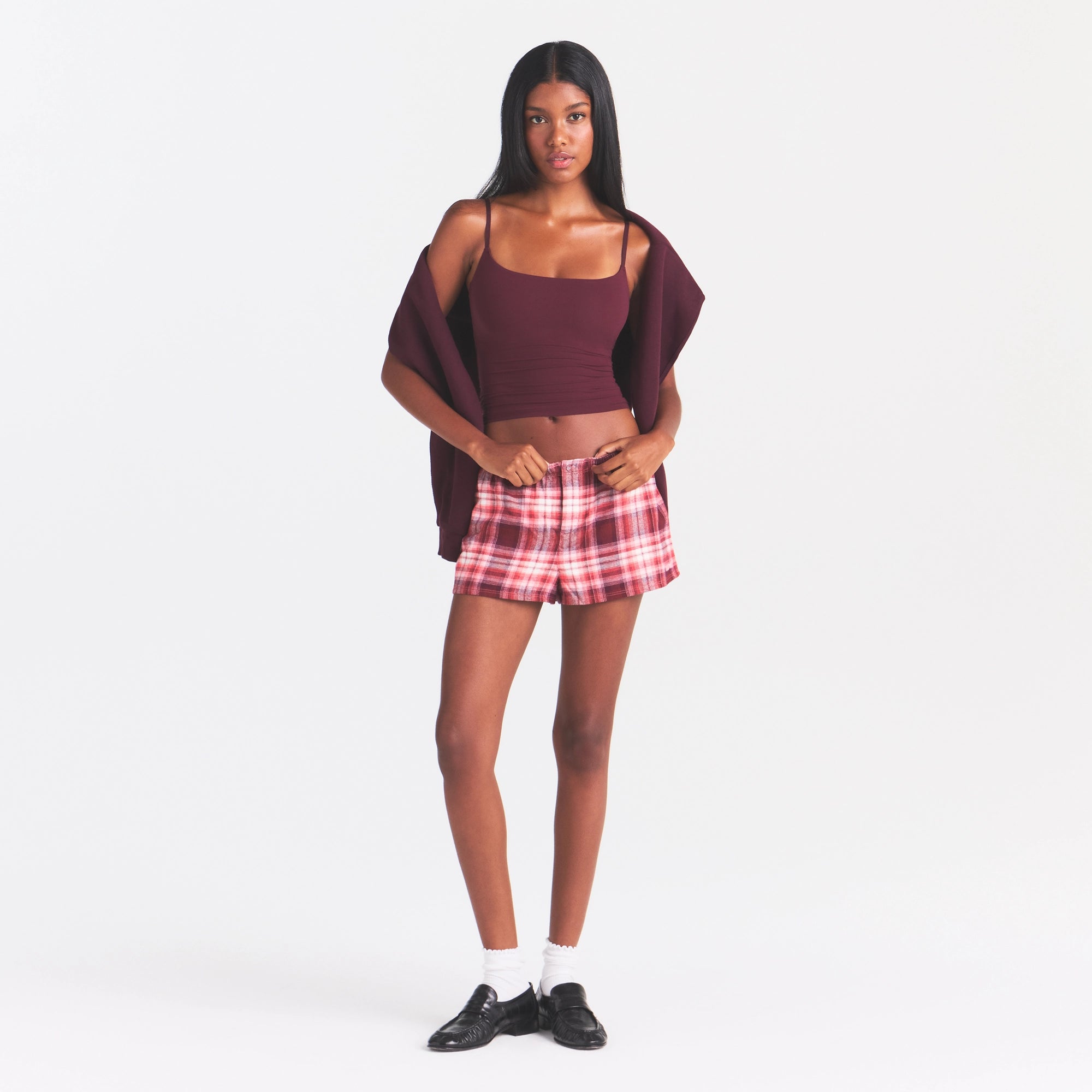 COTTON JERSEY SCOOP NECK CAMI | CURRANT ON A MODEL | FOCUS: 0.0, 1.0, 0.9