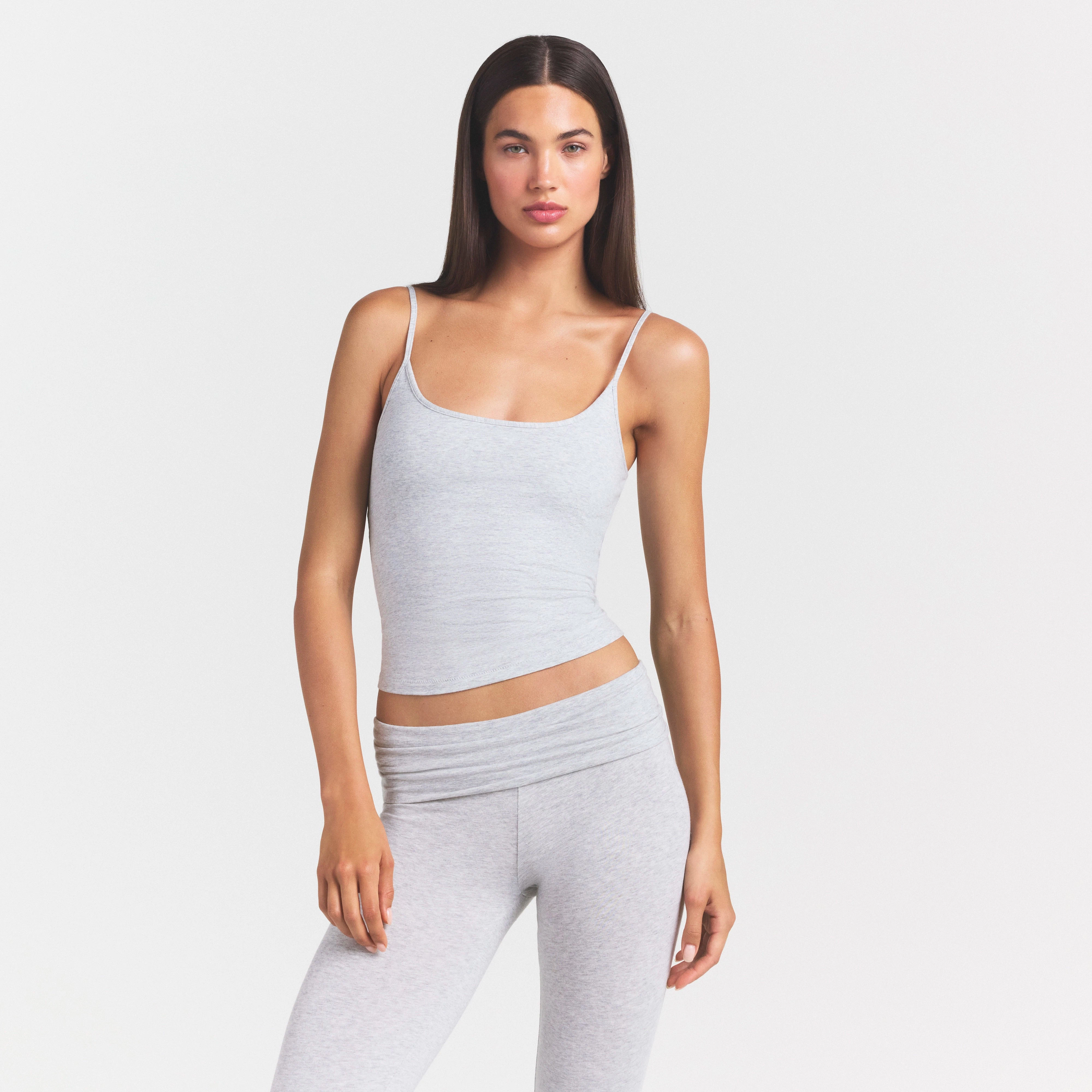 COTTON JERSEY SCOOP NECK CAMI | LIGHT HEATHER GREY ON A MODEL SIDE VIEW