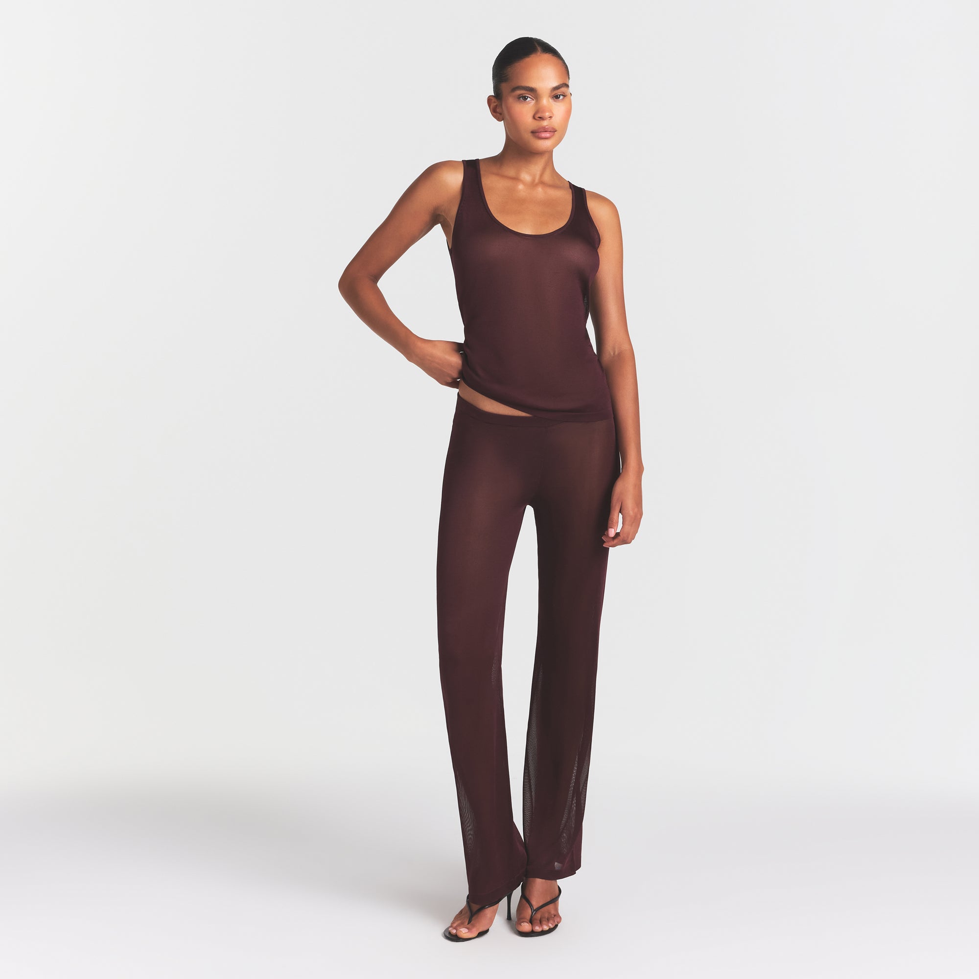 SLINKY KNIT SCOOP LONG TANK | CURRANT ON A MODEL FRONT VIEW @ | FOCUS: 0.0, 1.0, 0.9