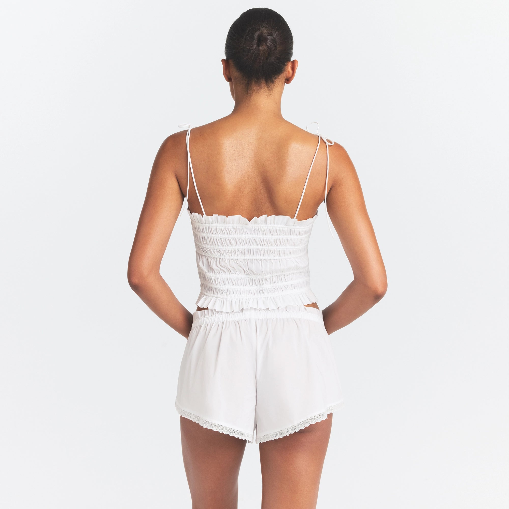 COTTON POPLIN RUFFLE CAMI | SNOW ON A MODEL SIDE VIEW