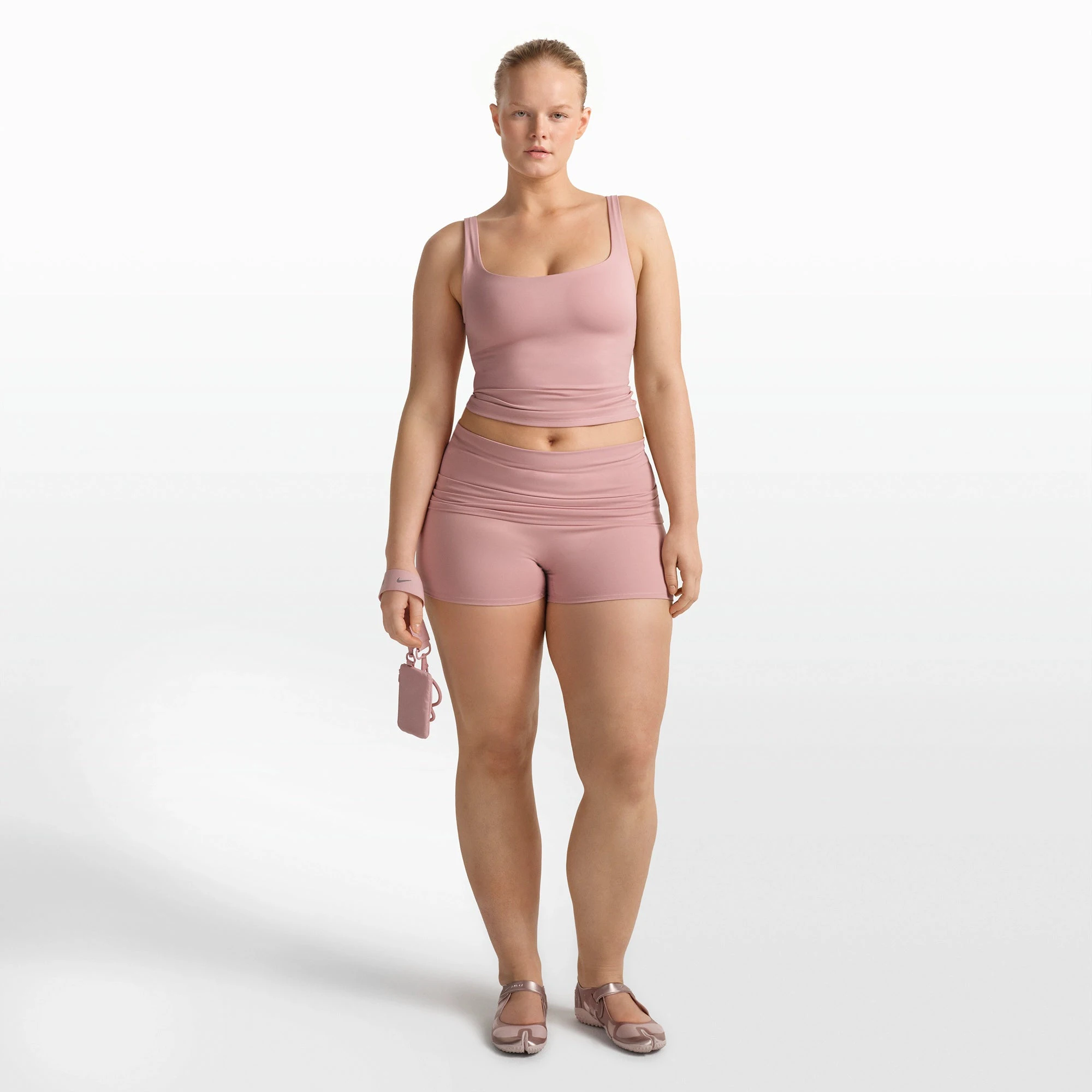 NikeSKIMS MATTE SQUARE NECK TANK | HIMALAYAN ON A MODEL FRONT VIEW @ | FOCUS: 0.0, 1.0, 0.9