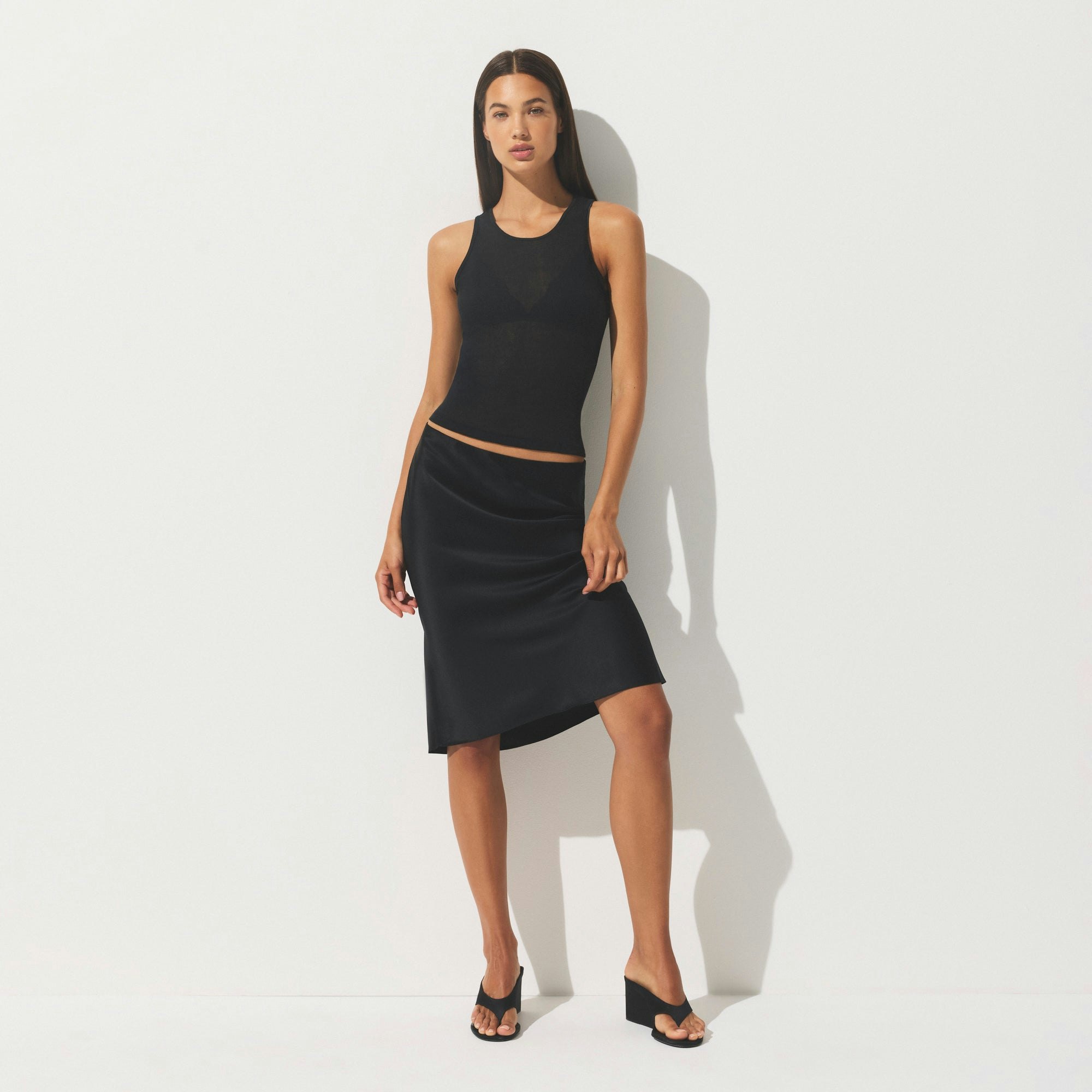 SHEER COTTON RIB CREW NECK TANK | SOOT ON A MODEL FRONT VIEW | FOCUS: 0.0, 1.0, 0.9