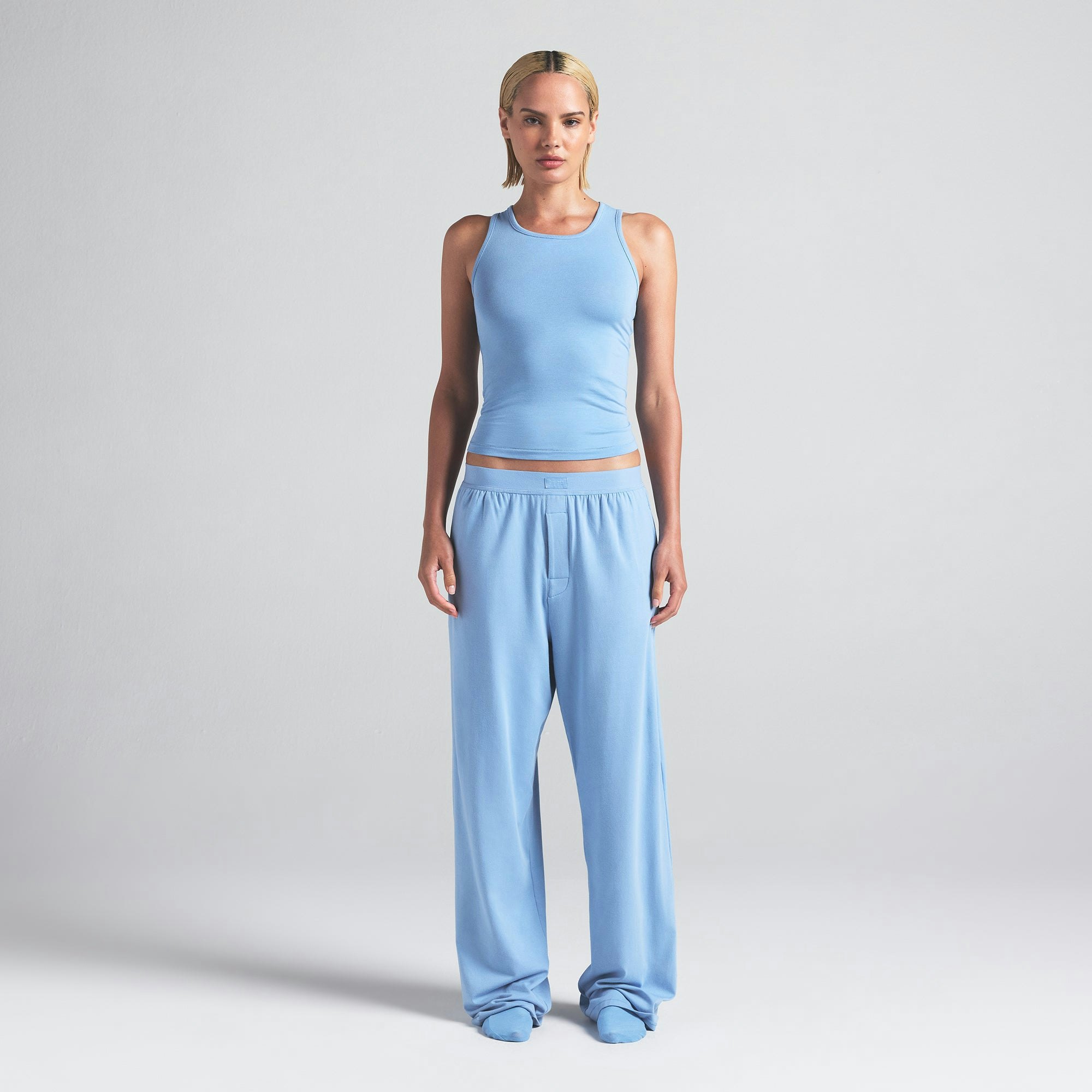 BOYFRIEND LONG TANK | MARINA ON A MODEL FRONT VIEW | FOCUS: 0.0, 1.0, 0.9