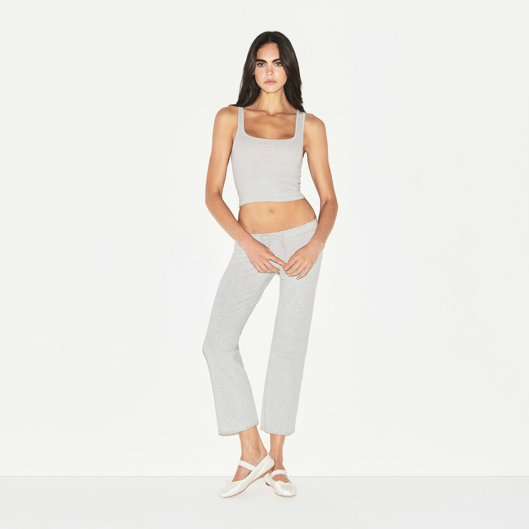 COTTON RIB TANK 3-PACK | NAVY DAISY PRINT ON A MODEL FRONT VIEW | FOCUS: 0.0, 1.0, 0.9