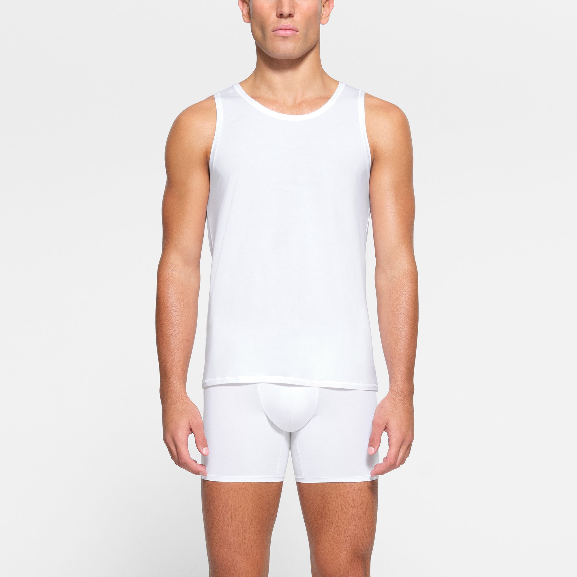 【関税込み】SKIMS ホワイト SKIMS Stretch Tシャツ 3枚セット SKIMS STRETCH MENS T-SHIRT 3-PACK | CHALK