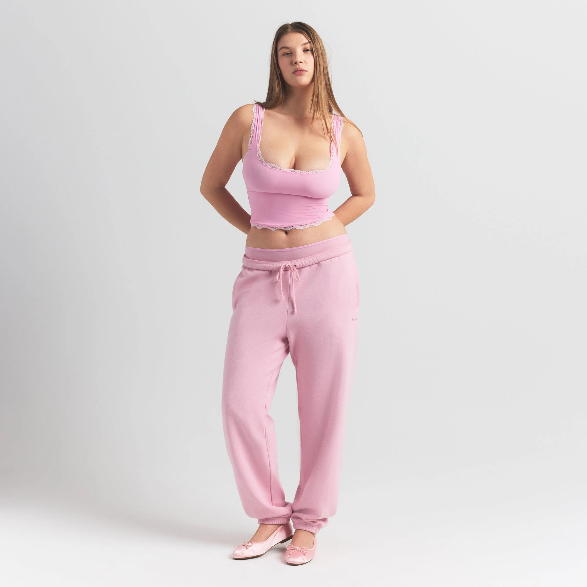 FITS EVERYBODY LACE TANK | BUBBLE GUM TONAL ON A MODEL FRONT VIEW @ | FOCUS: 0.0, 1.0, 0.9