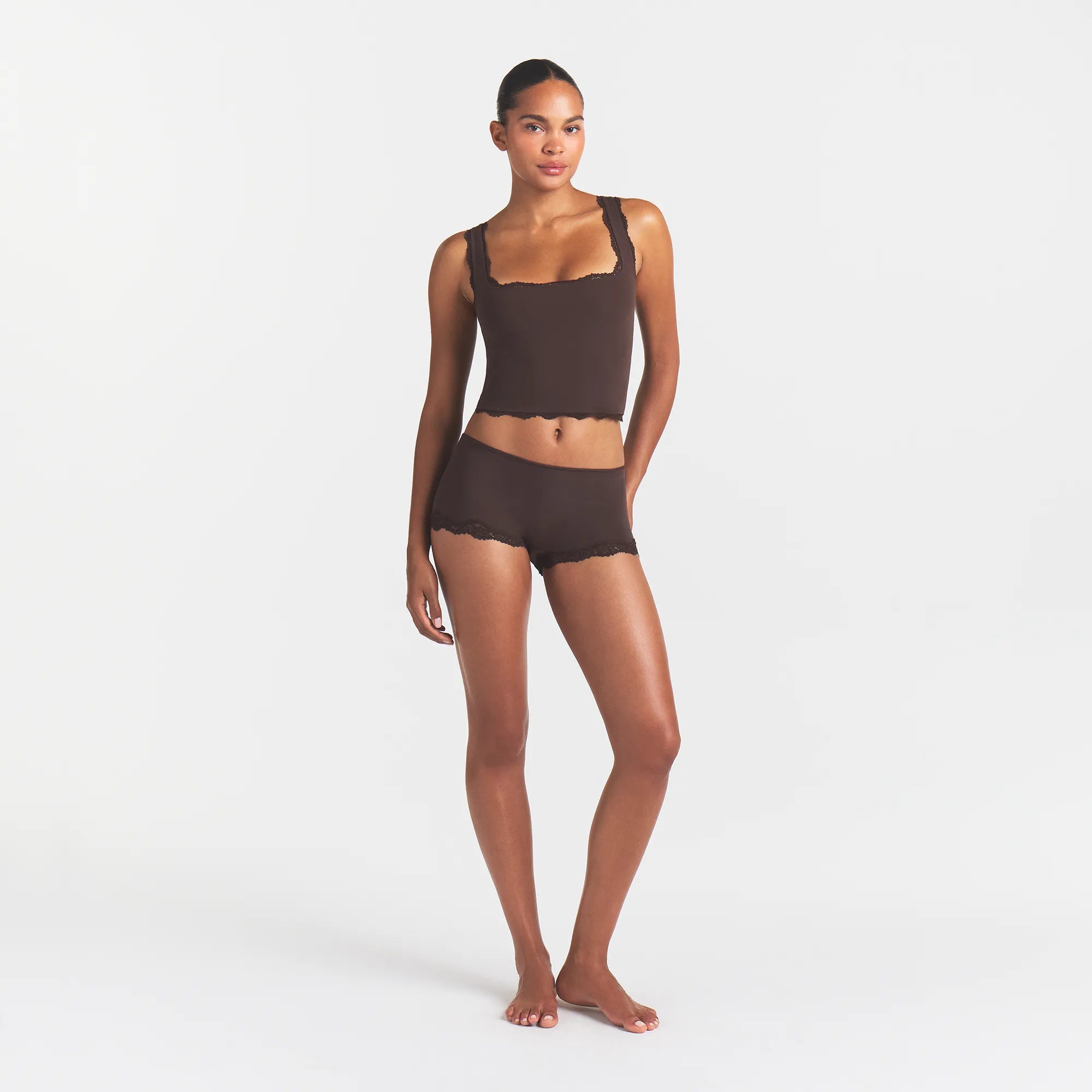 FITS EVERYBODY LACE TANK | ESPRESSO ON A MODEL | FOCUS: 0.0, 1.0, 0.9