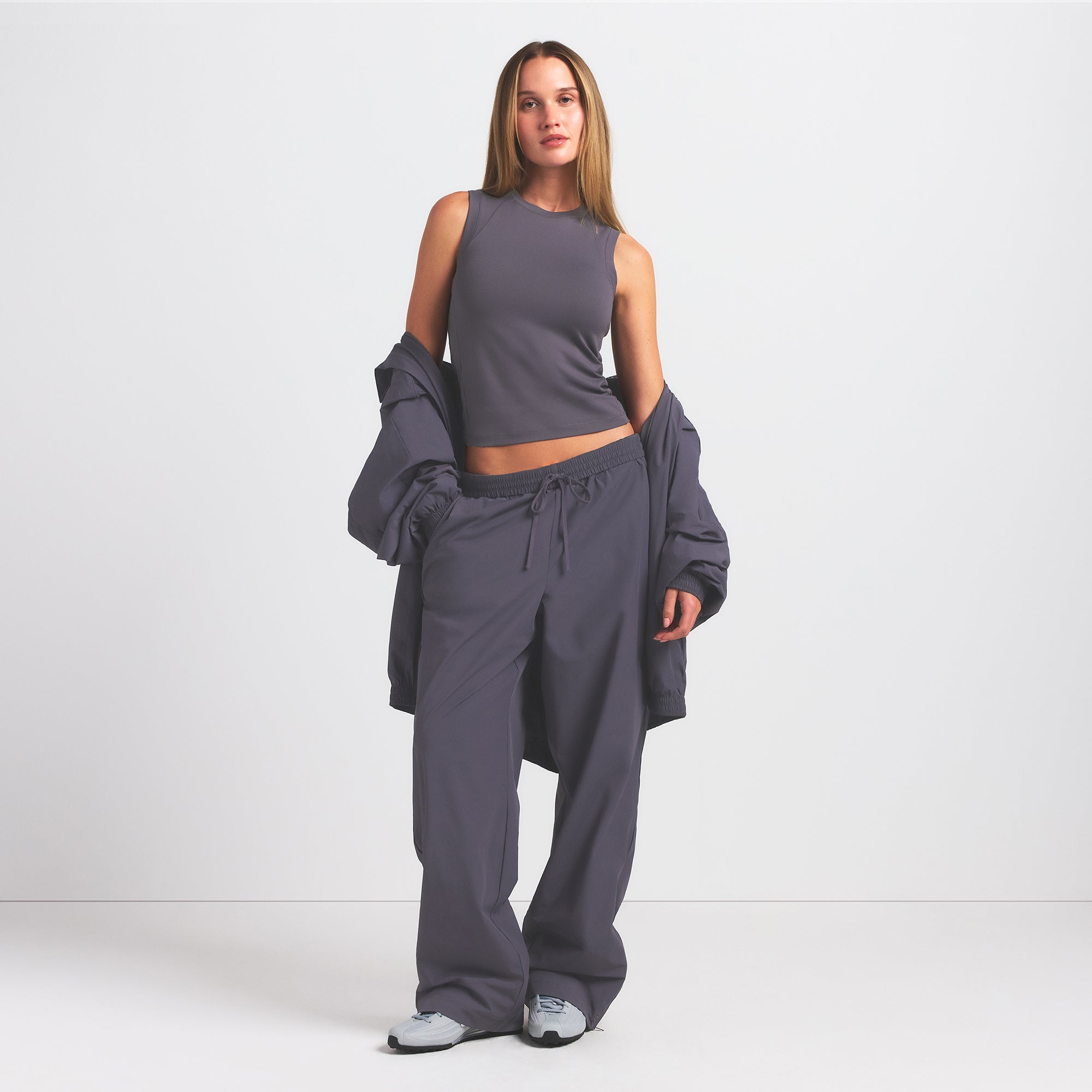NikeSKIMS AIRY MUSCLE TEE | RAVEN | SKIMS