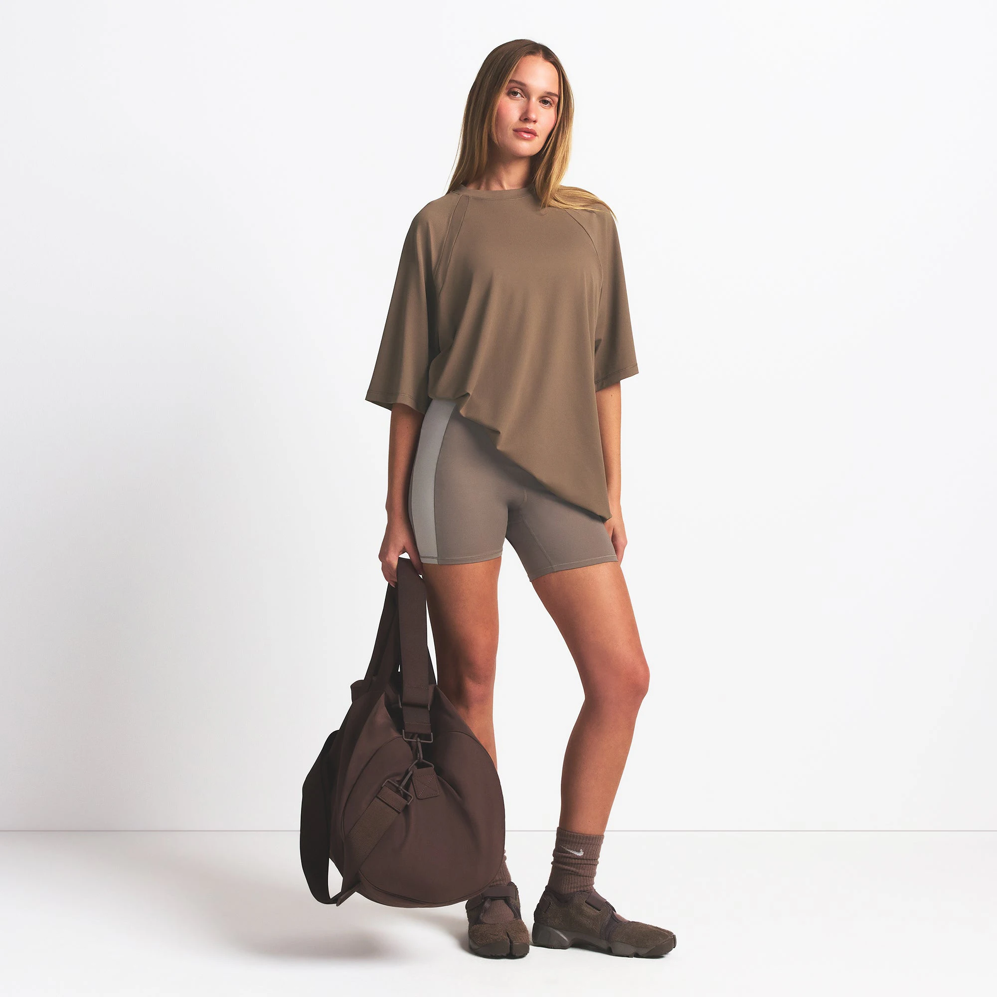 NikeSKIMS AIRY OVERSIZED TEE | MYRRH ON A MODEL FRONT VIEW @ | FOCUS: 0.0, 1.0, 0.9