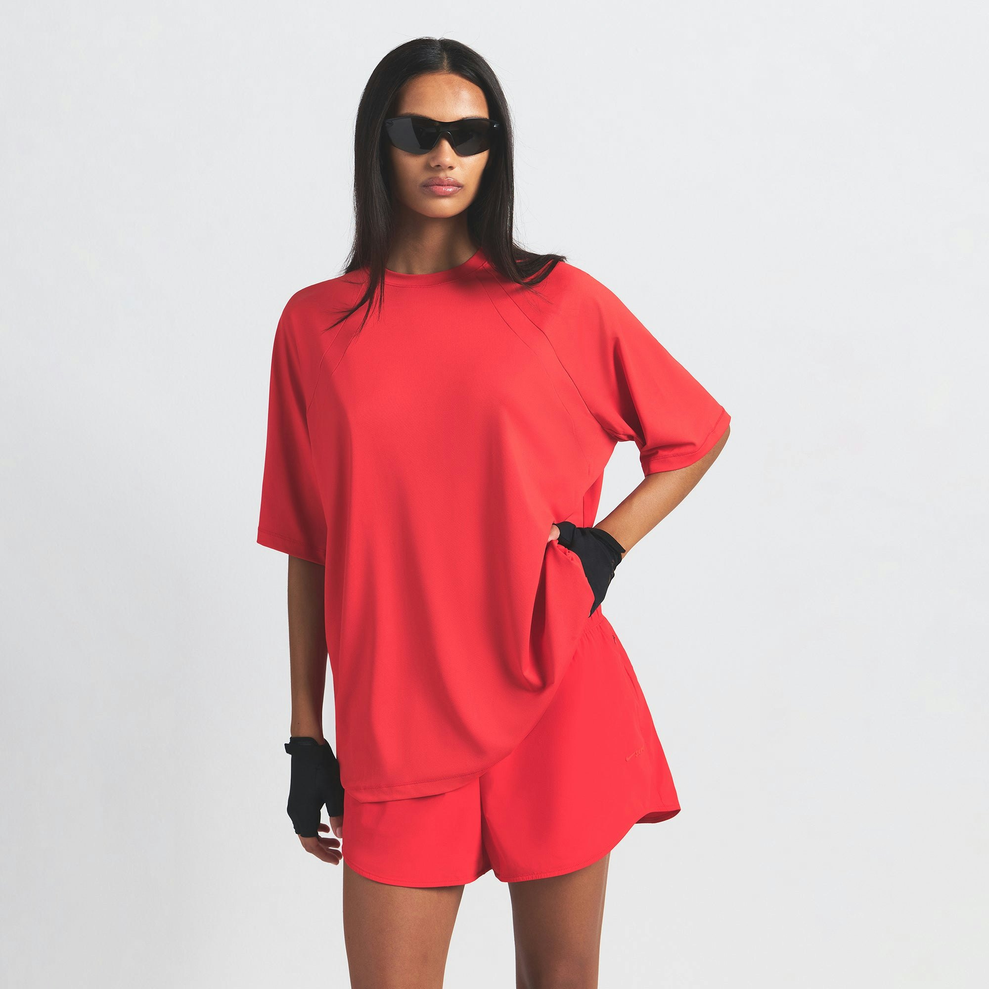 NikeSKIMS AIRY OVERSIZED TEE | RUBY ON A MODEL SIDE VIEW @ | FOCUS: 0.0, 1.0, 0.9