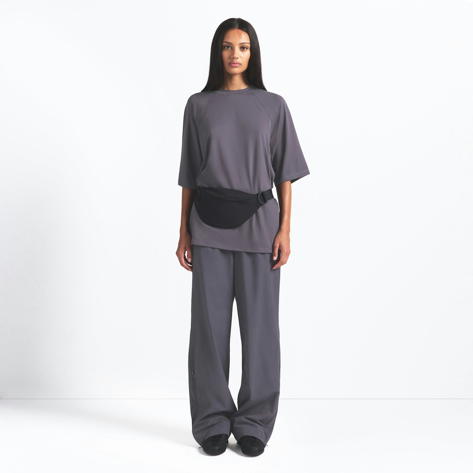 NikeSKIMS AIRY OVERSIZED TEE | RAVEN ON A MODEL FRONT VIEW @ | FOCUS: 0.0, 1.0, 0.9