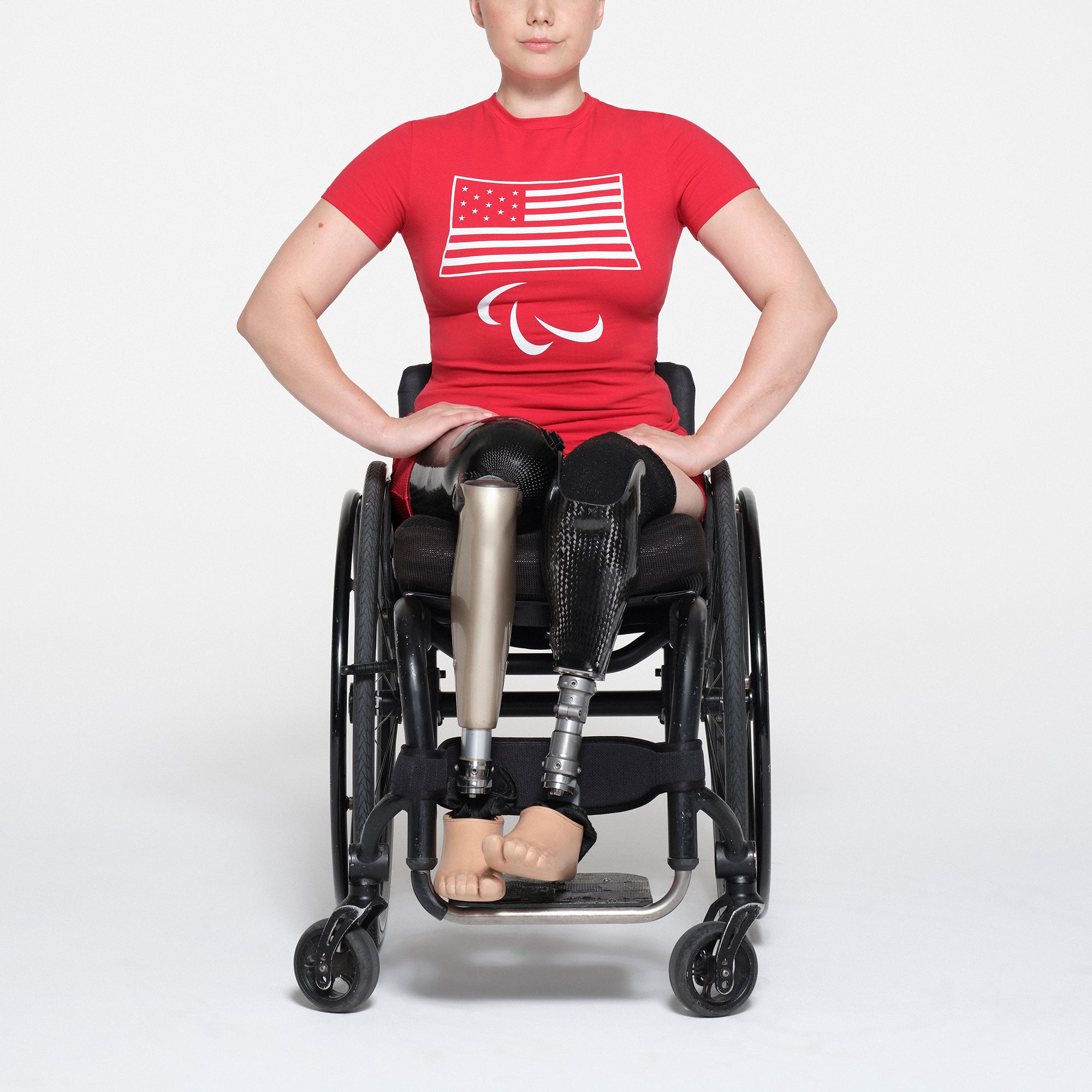 SKIMS FOR TEAM USA COTTON JERSEY PARALYMPIC T-SHIRT | RED ON A MODEL FRONT VIEW | FOCUS: 0.1, 1, 0.9