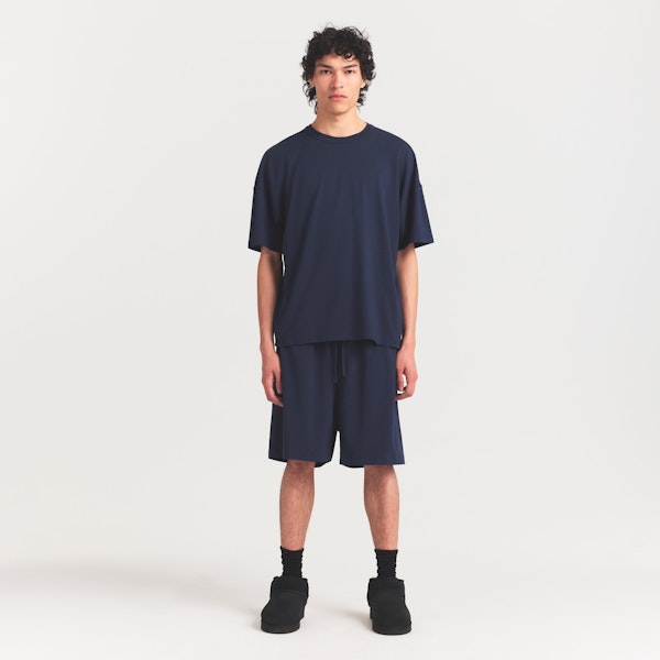 JERSEY LOUNGE MENS OVERSIZED T-SHIRT | NAVY ON A MODEL FRONT VIEW @ | FOCUS: 0.0, 1.0, 0.9
