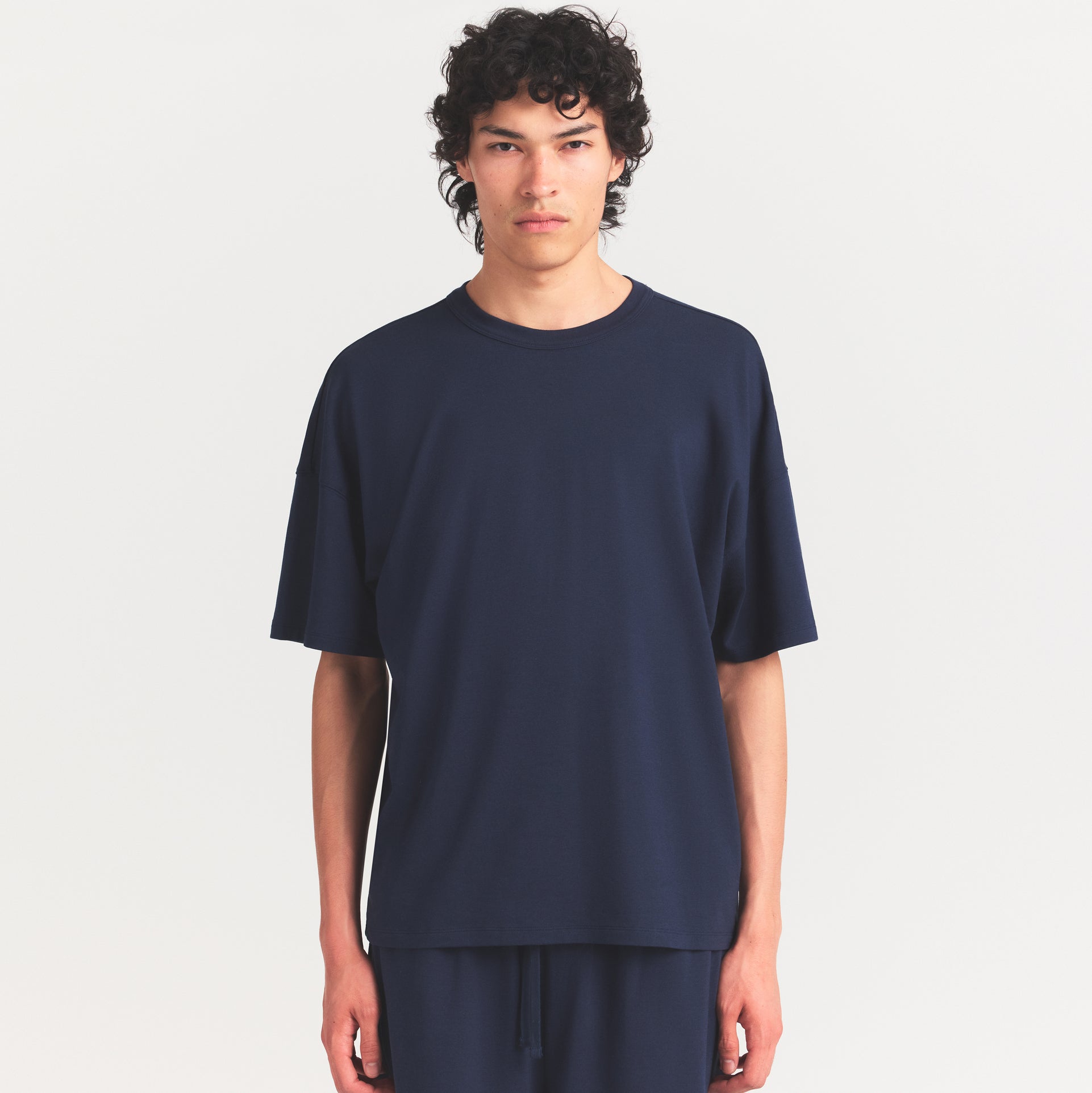 JERSEY LOUNGE MENS OVERSIZED T-SHIRT | NAVY | SKIMS