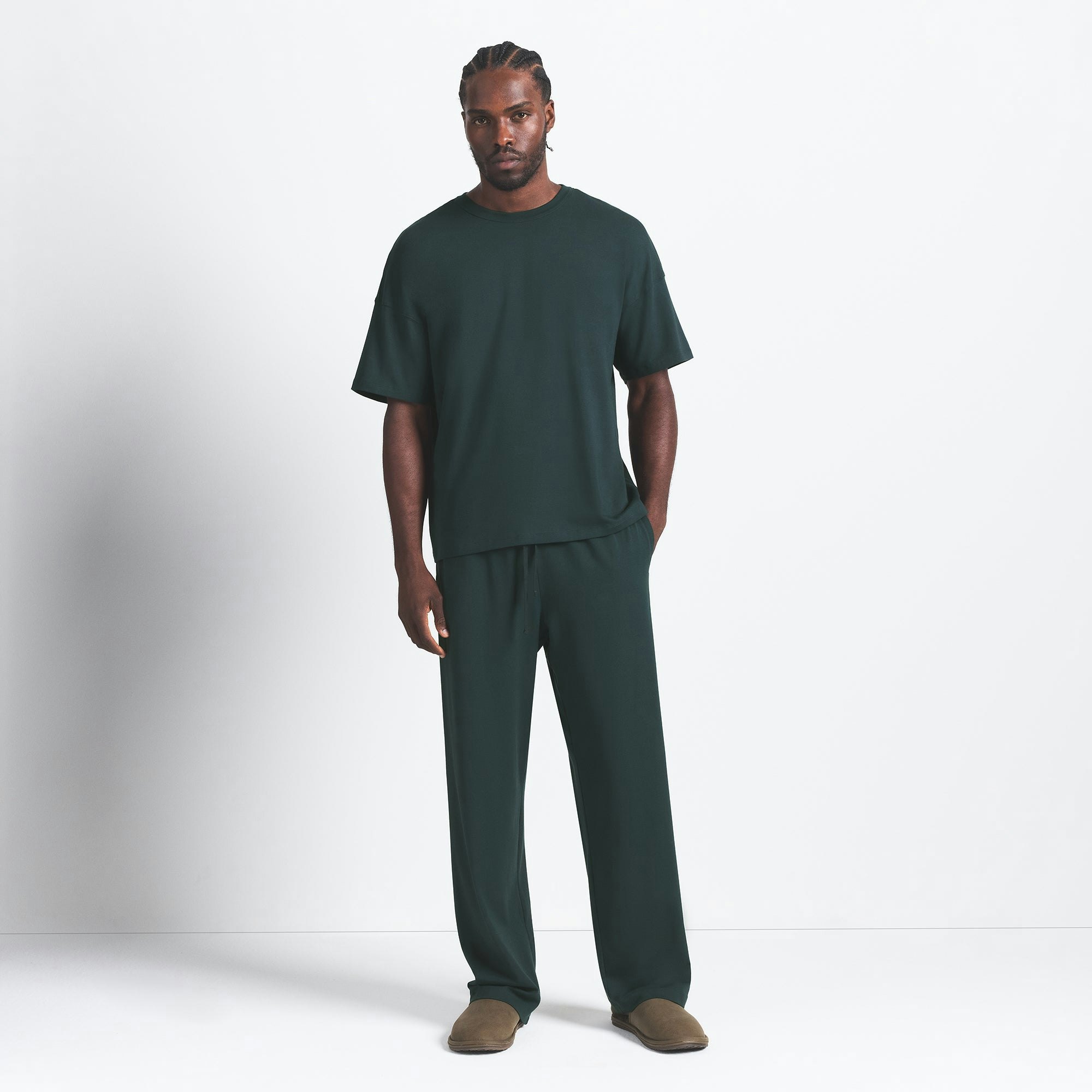 JERSEY LOUNGE MENS OVERSIZED T-SHIRT | TINT ON A MODEL FRONT VIEW @ | FOCUS: 0.0, 1.0, 0.9