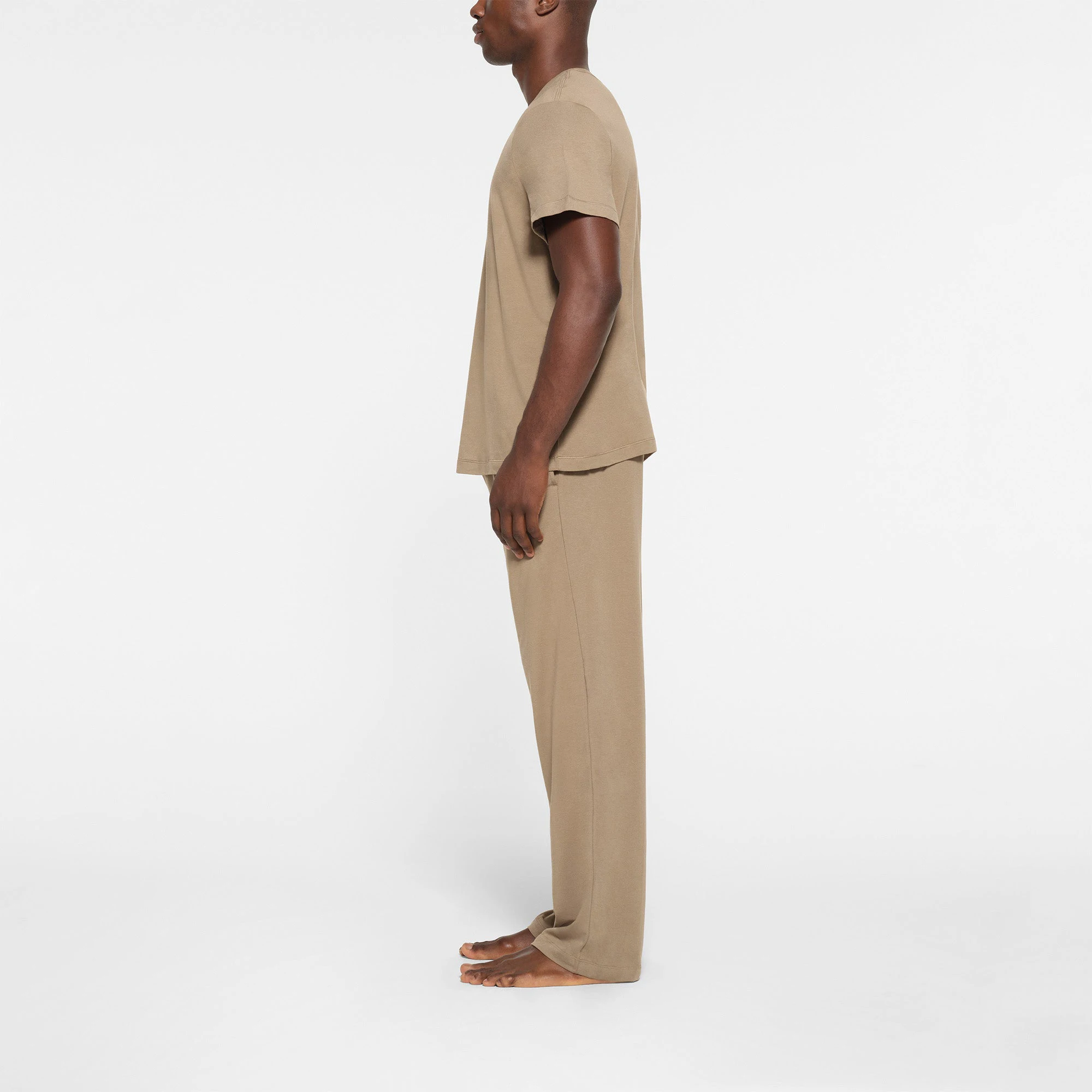 JERSEY SLEEP MENS T-SHIRT | DESERT ON A MODEL SIDE VIEW