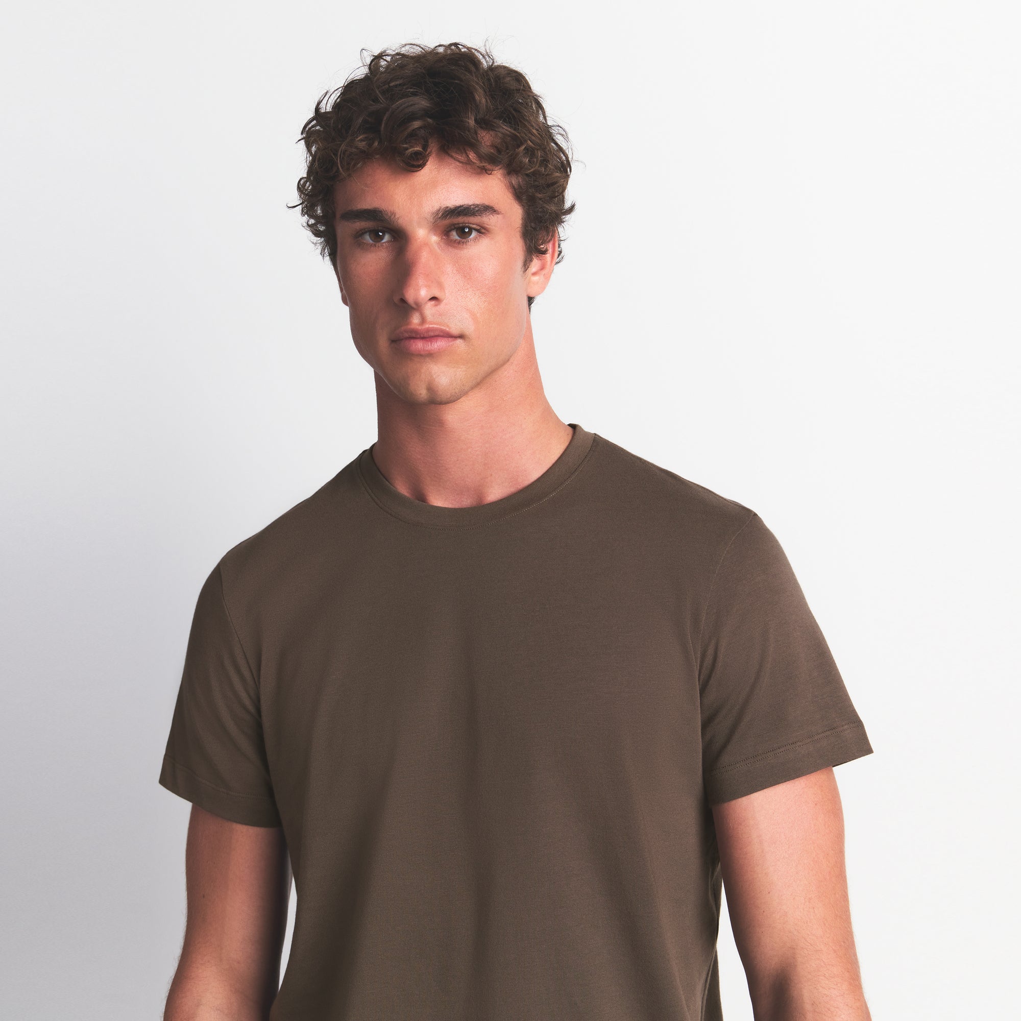 SKIMS COTTON MENS CLASSIC T-SHIRT | DRIFTWOOD | SKIMS