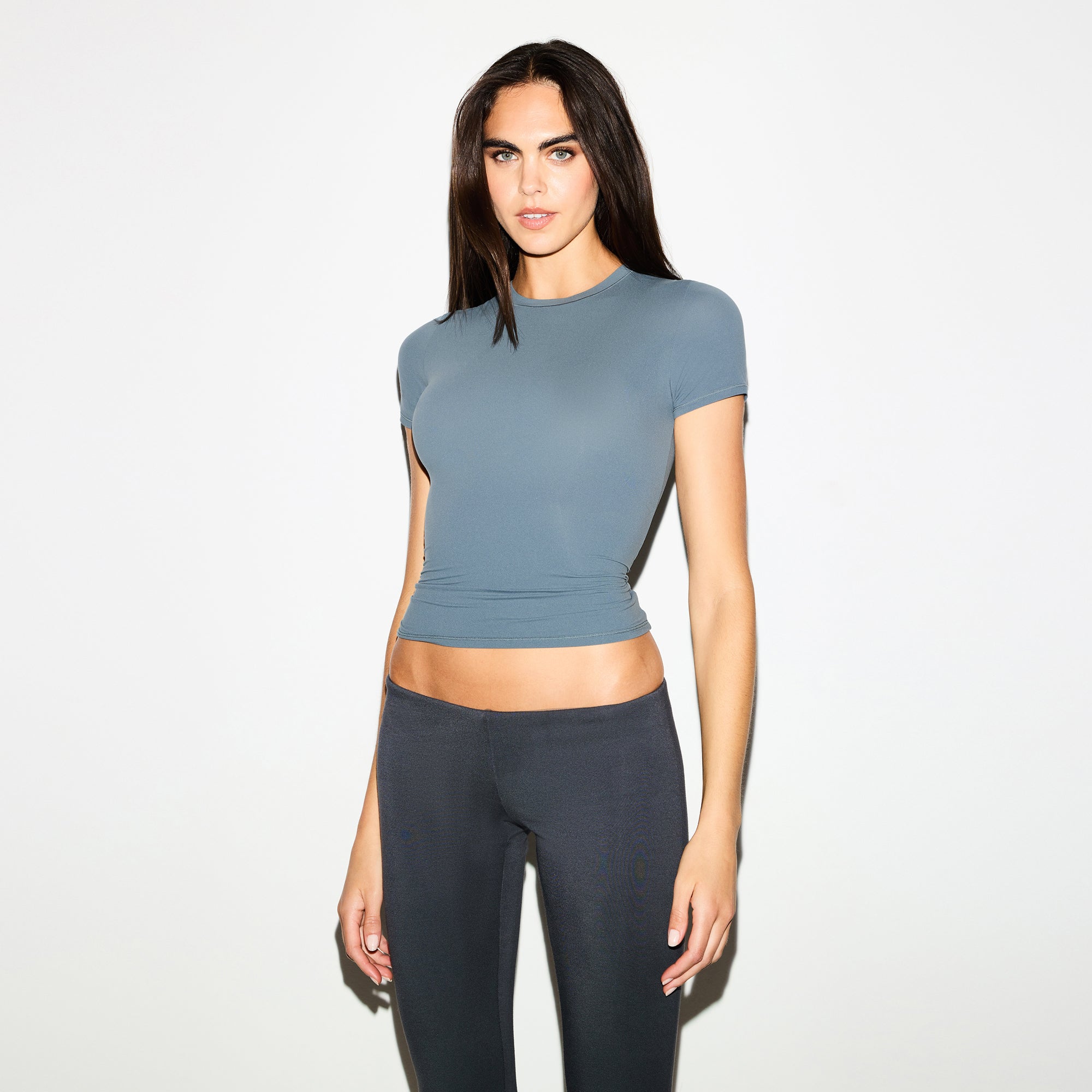 FITS EVERYBODY T-SHIRT | ZIRCON | SKIMS