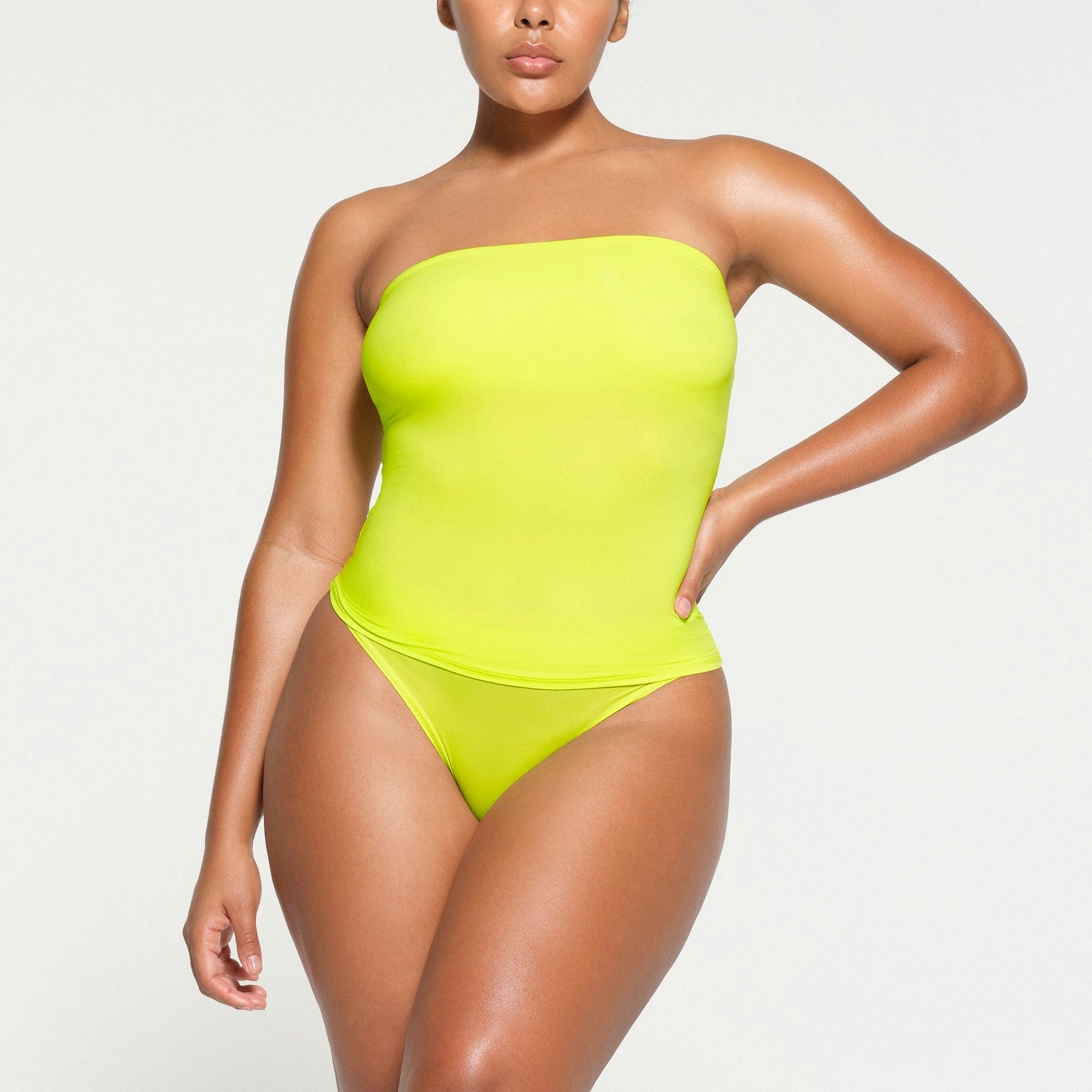 FITS EVERYBODY TUBE TOP | DAFFODIL ON A MODEL FRONT VIEW
