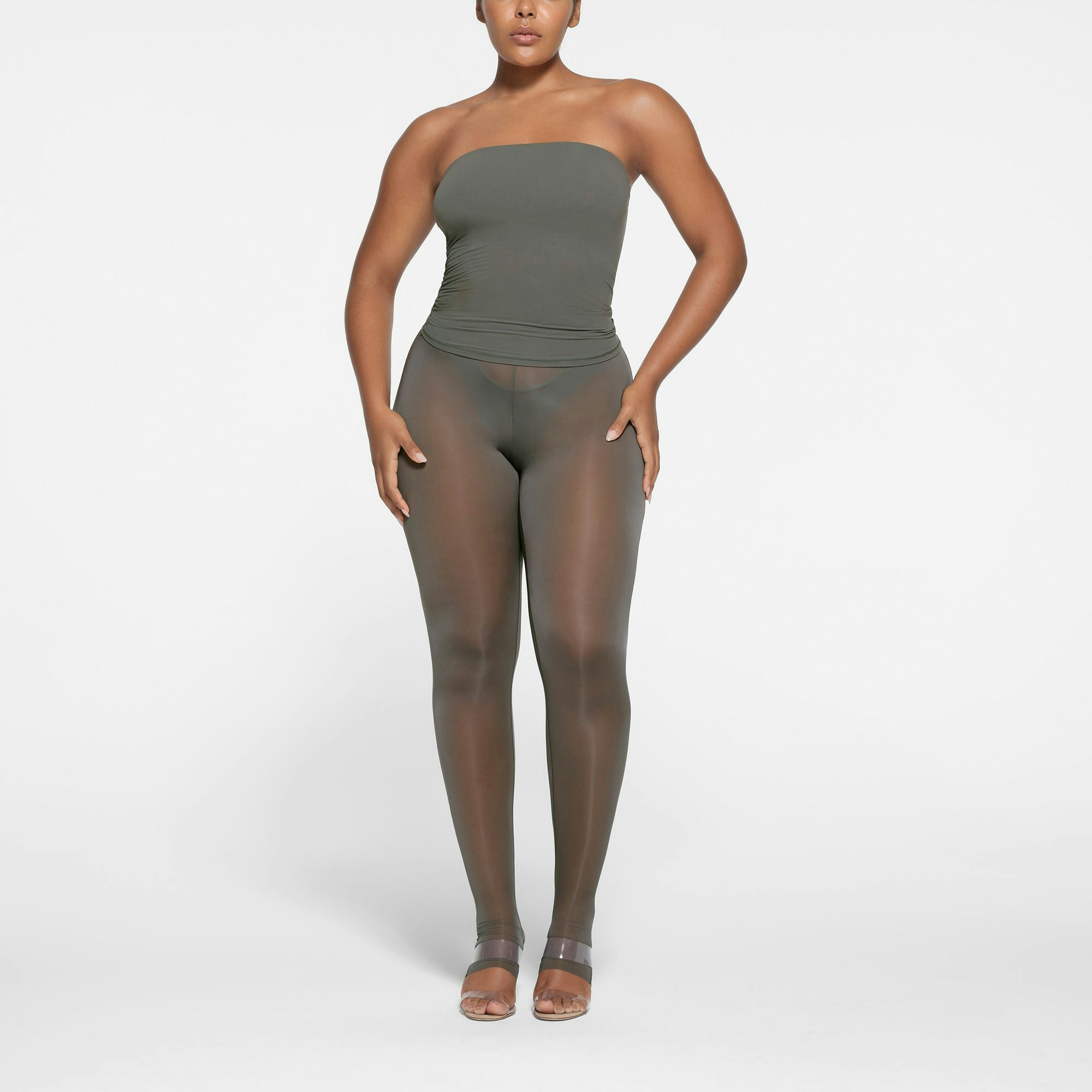 FITS EVERYBODY TUBE TOP | GUNMETAL ON A MODEL FRONT VIEW