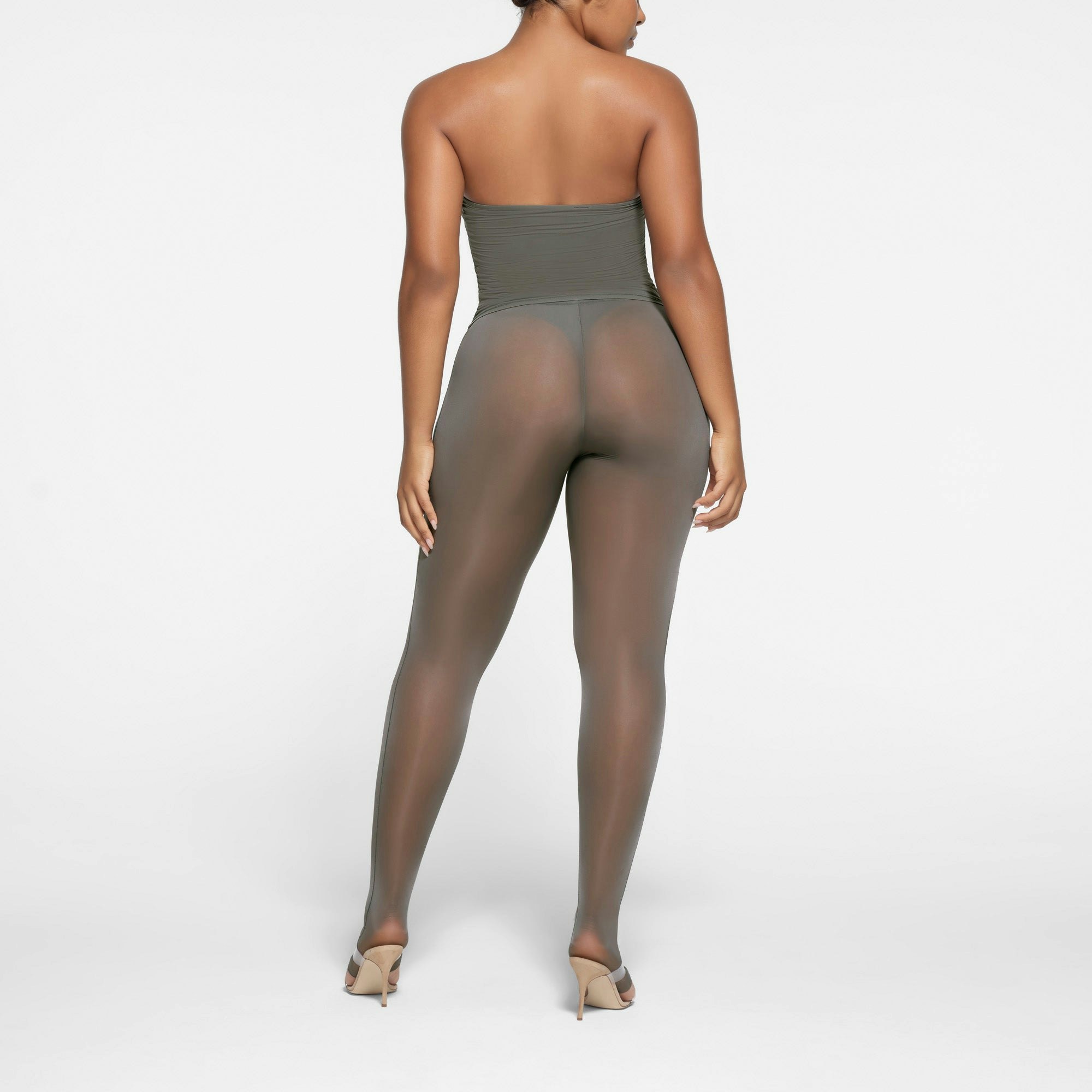 FITS EVERYBODY TUBE TOP | GUNMETAL ON A MODEL BACK VIEW