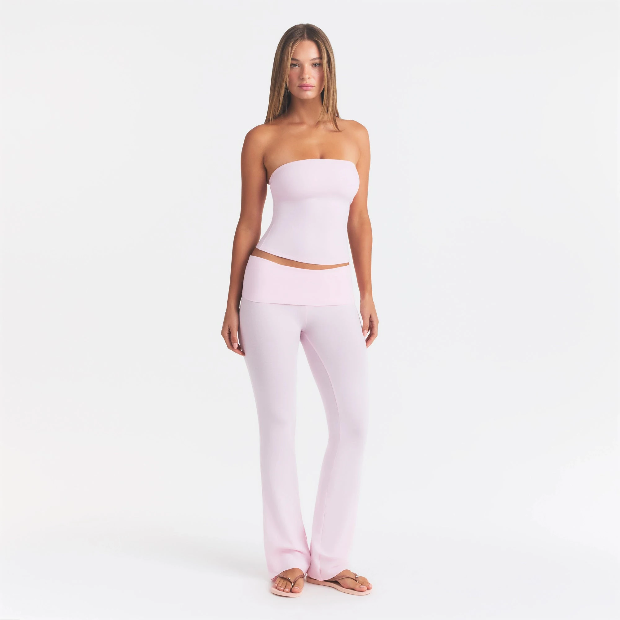 COTTON JERSEY TUBE TOP | CHERRY BLOSSOM ON A MODEL FRONT VIEW @ | FOCUS: 0.0, 1.0, 0.9
