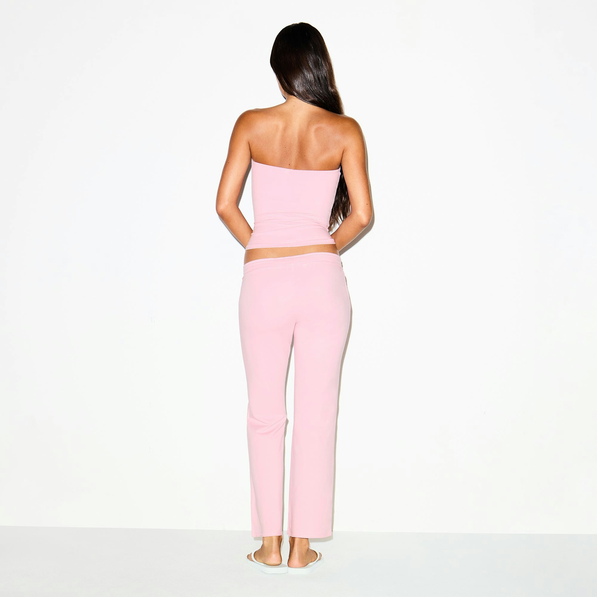 COTTON JERSEY TUBE TOP | HALITE ON A MODEL BACK VIEW @ | FOCUS: 0.0, 1.0, 0.9