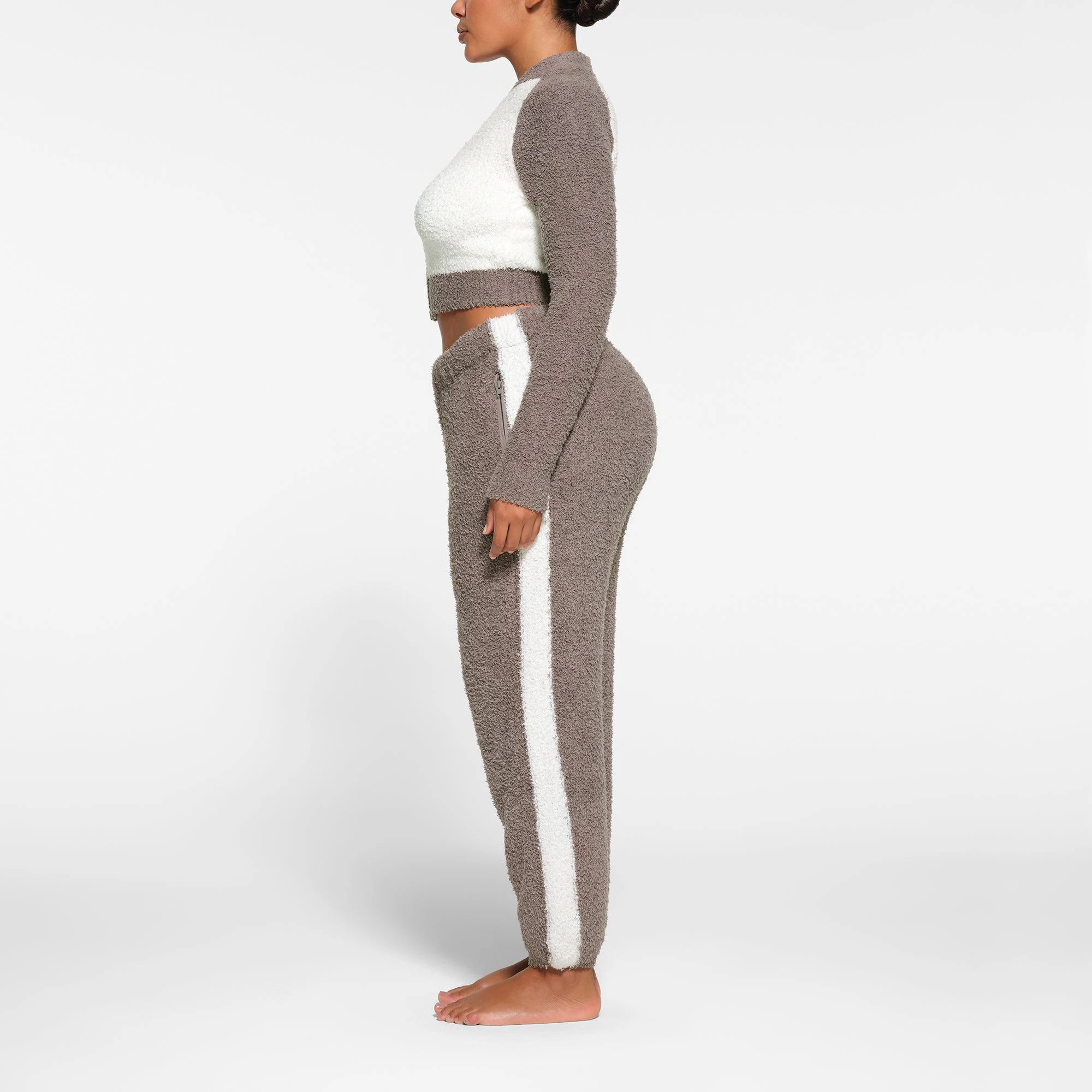 COZY KNIT ZIP UP | GREY CHALK MULTI ON A MODEL SIDE VIEW