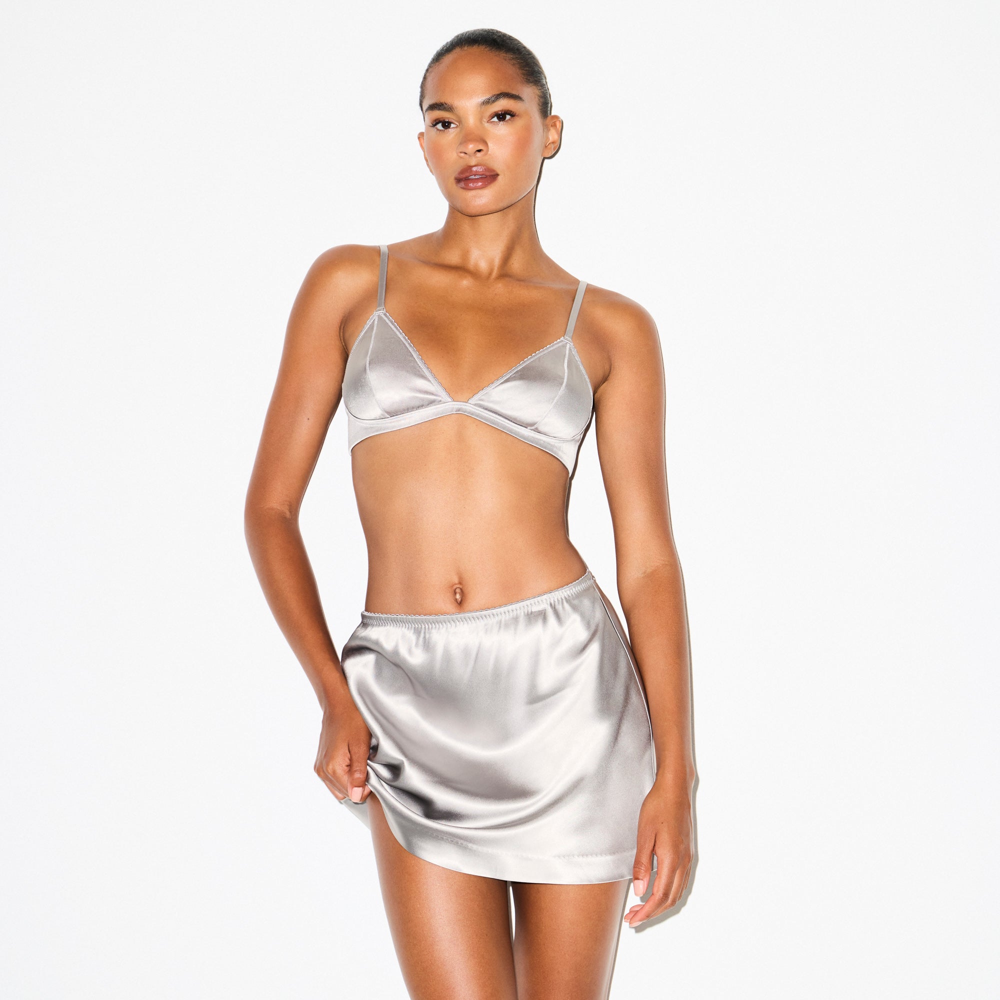 HEAVYWEIGHT SATIN TRIANGLE BRALETTE | MIRROR ON A MODEL SIDE VIEW @ | FOCUS: 0.0, 1.0, 0.9