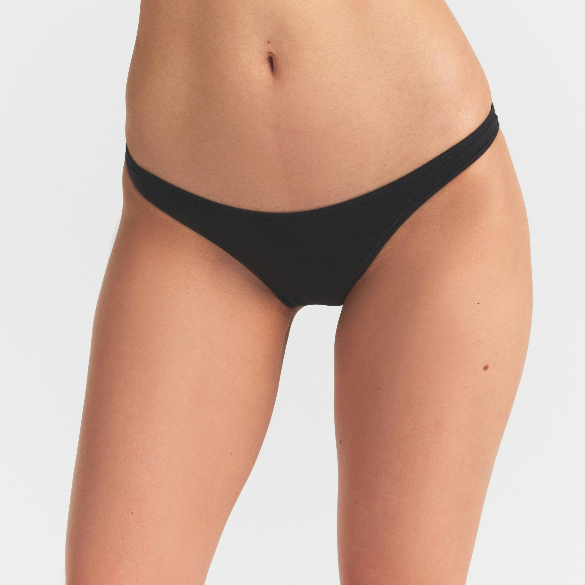 EVERYDAY COTTON BIKINI | ONYX ON A MODEL SIDE VIEW @ | FOCUS: 0.0, 1.0, 0.9