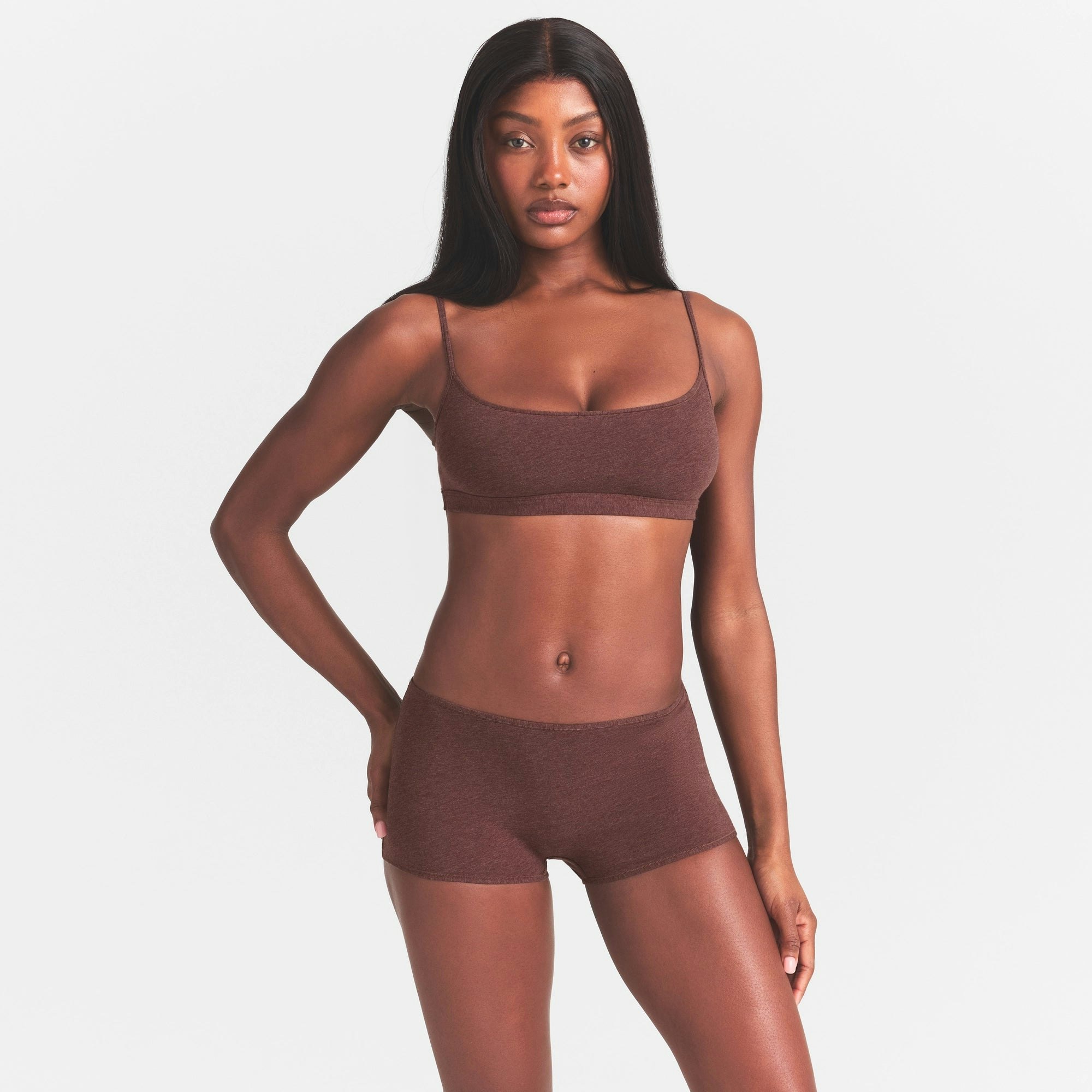 EVERYDAY COTTON BOY SHORT | COCOA HEATHER ON A MODEL SIDE VIEW @ | FOCUS: 0.0, 1.0, 0.9