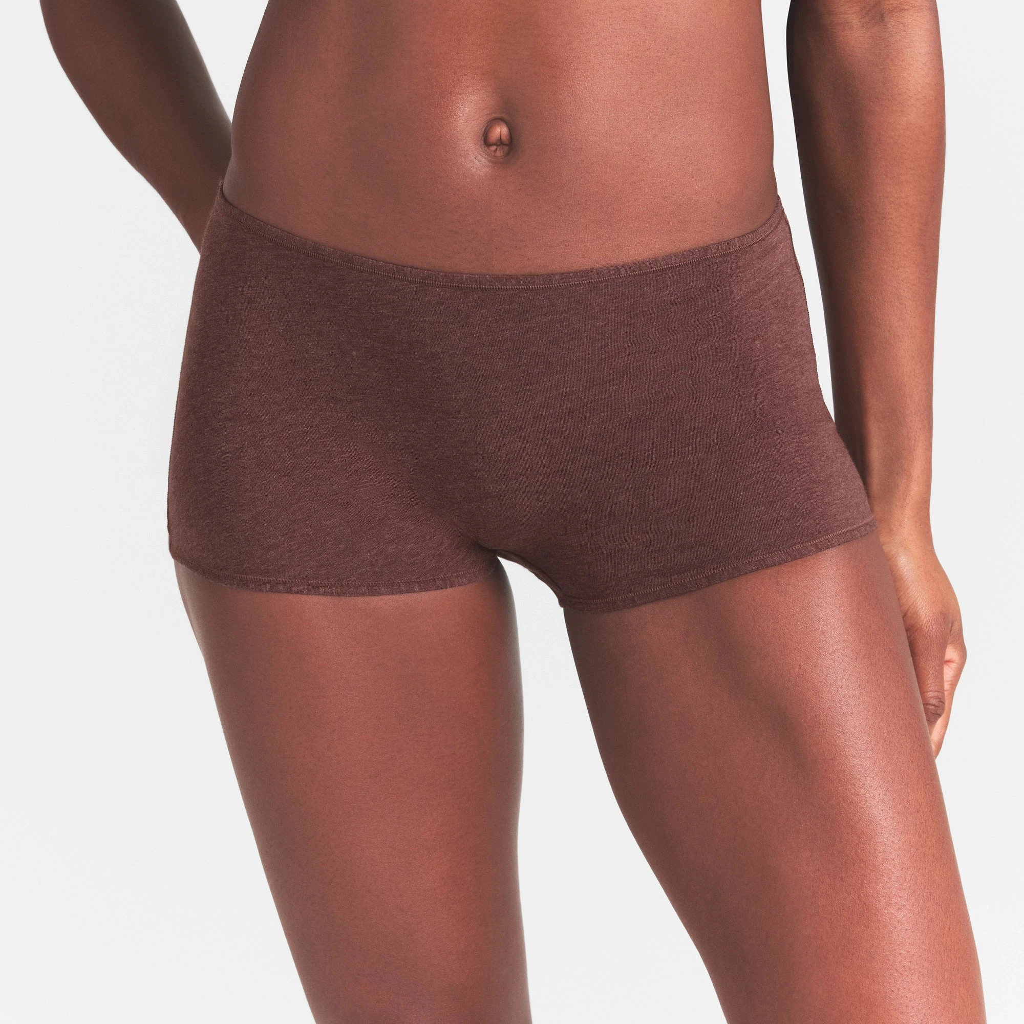 EVERYDAY COTTON BOY SHORT | COCOA HEATHER ON A MODEL SIDE VIEW @ | FOCUS: 0.0, 1.0, 0.9