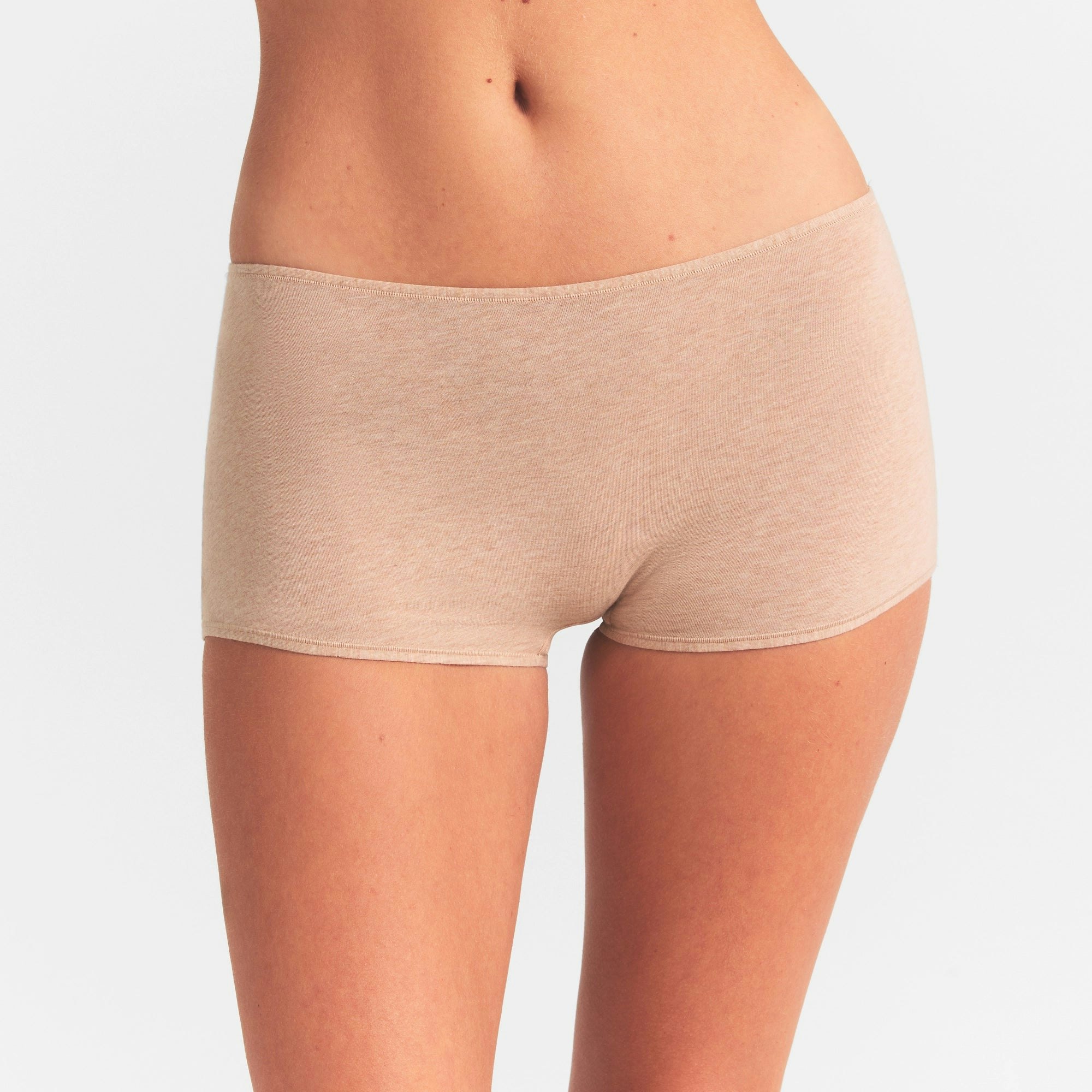 EVERYDAY COTTON BOY SHORT | CLAY HEATHER ON A MODEL SIDE VIEW @ | FOCUS: 0.0, 1.0, 0.9