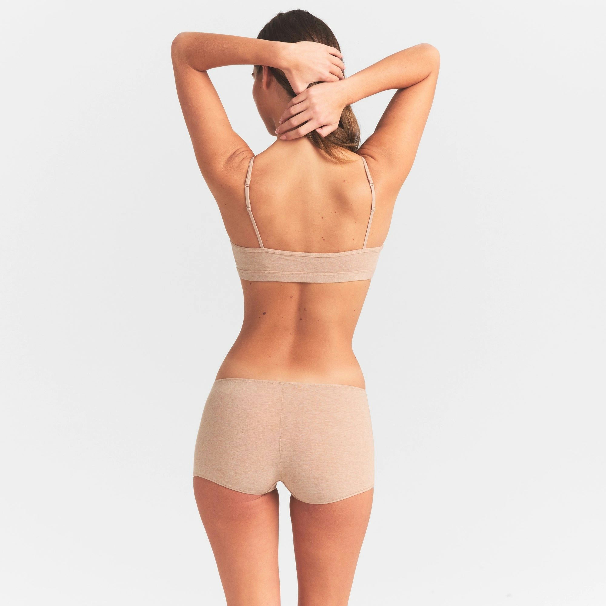 EVERYDAY COTTON BOY SHORT | CLAY HEATHER ON A MODEL SIDE VIEW @ | FOCUS: 0.0, 1.0, 0.9