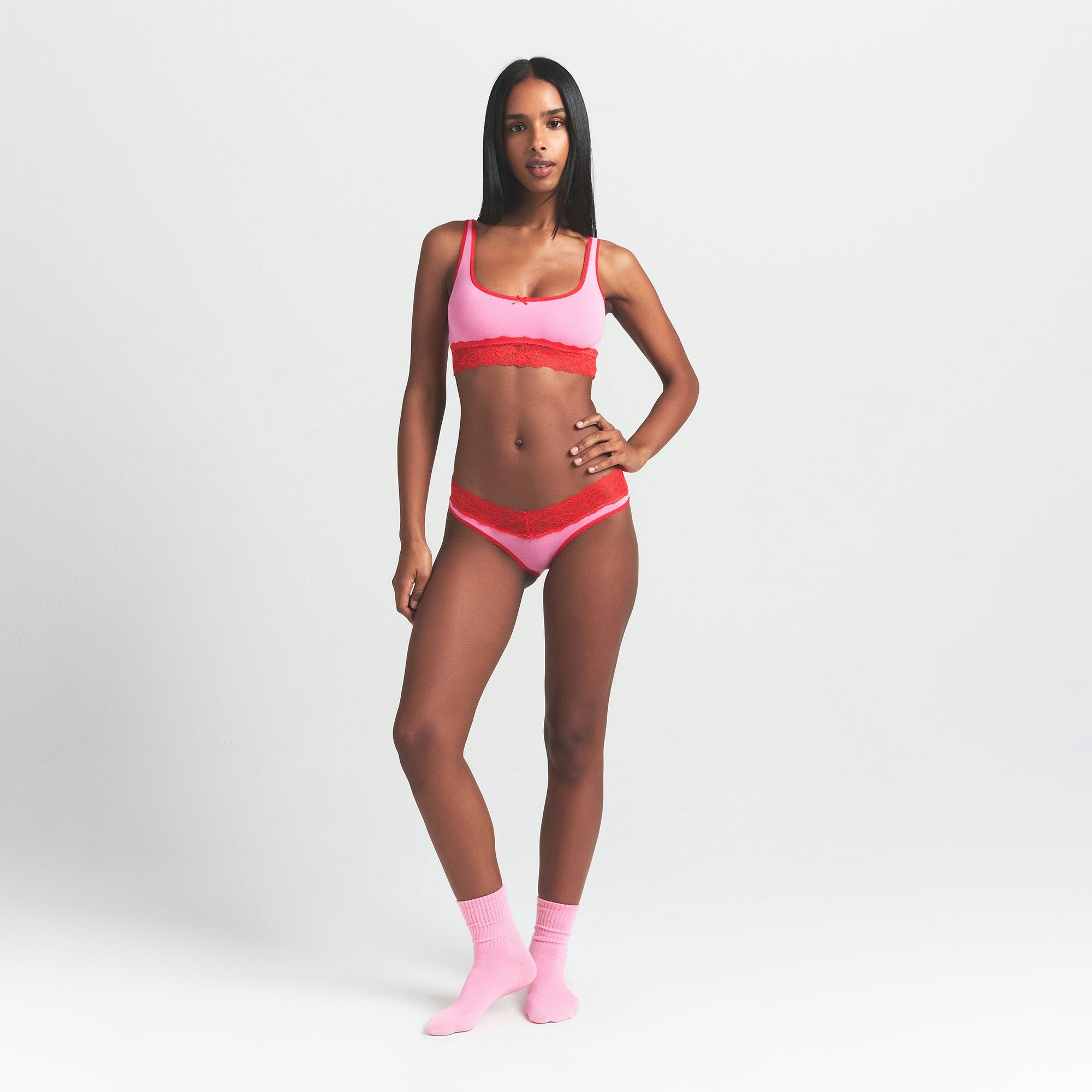 LIGHTWEIGHT COTTON WIDE LACE BRIEF | CARNATION CONTRAST ON A MODEL FRONT VIEW @ | FOCUS: 0.0, 1.0, 0.9