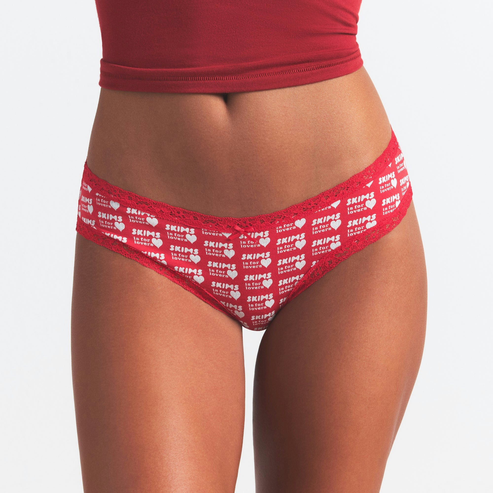 LIGHTWEIGHT COTTON LACE BRIEF 10-PACK | RED EMERALD MULTI ON A MODEL SIDE VIEW @ | FOCUS: 0.0, 1.0, 0.9