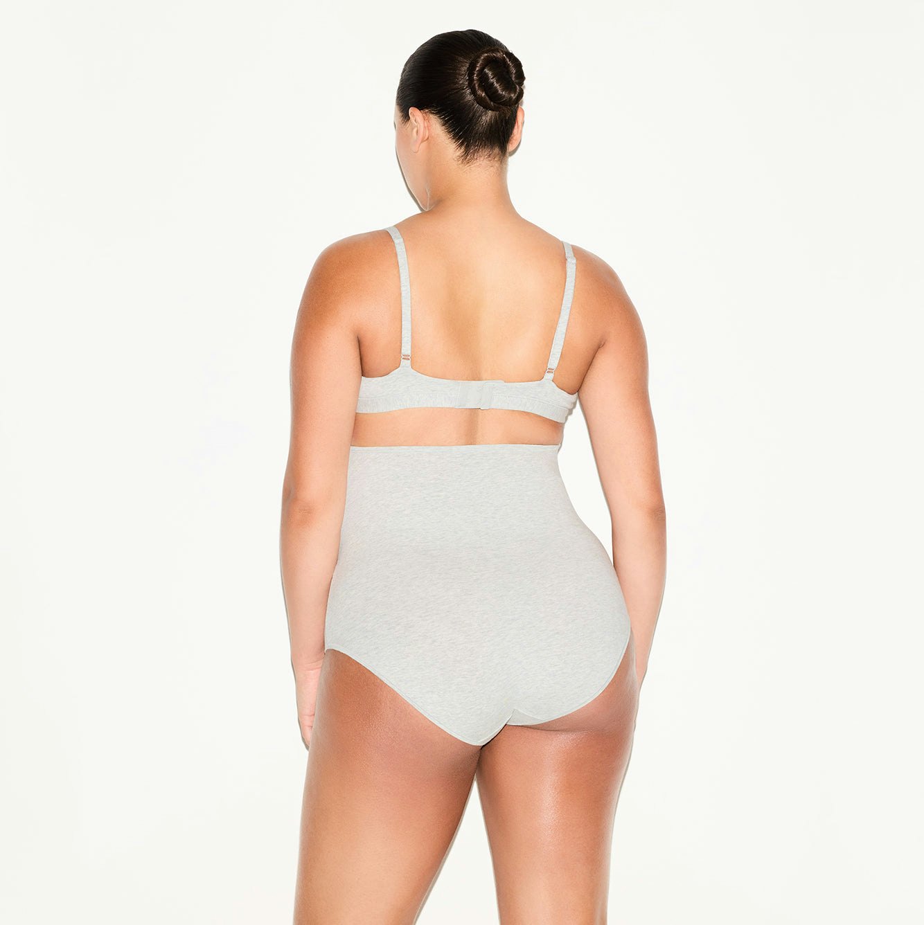 COTTON JERSEY MATERNITY HIGH-WAISTED BRIEF 5-PACK | LIGHT HEATHER GREY ON A MODEL BACK VIEW @ | FOCUS: 0.0, 1.0, 0.9