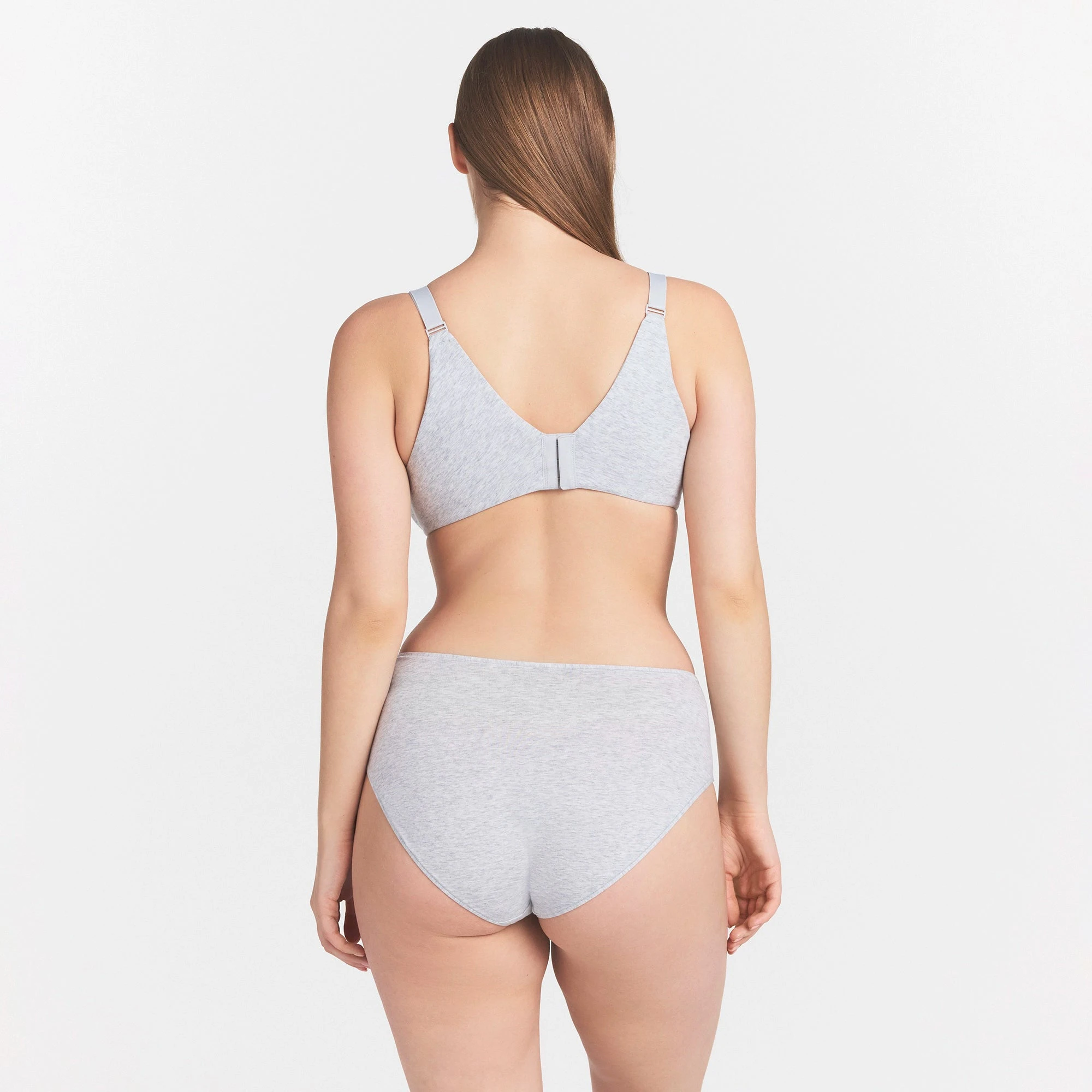EVERYDAY COTTON BRIEF | LIGHT HEATHER GREY ON A MODEL SIDE VIEW @ | FOCUS: 0.0, 1.0, 0.9