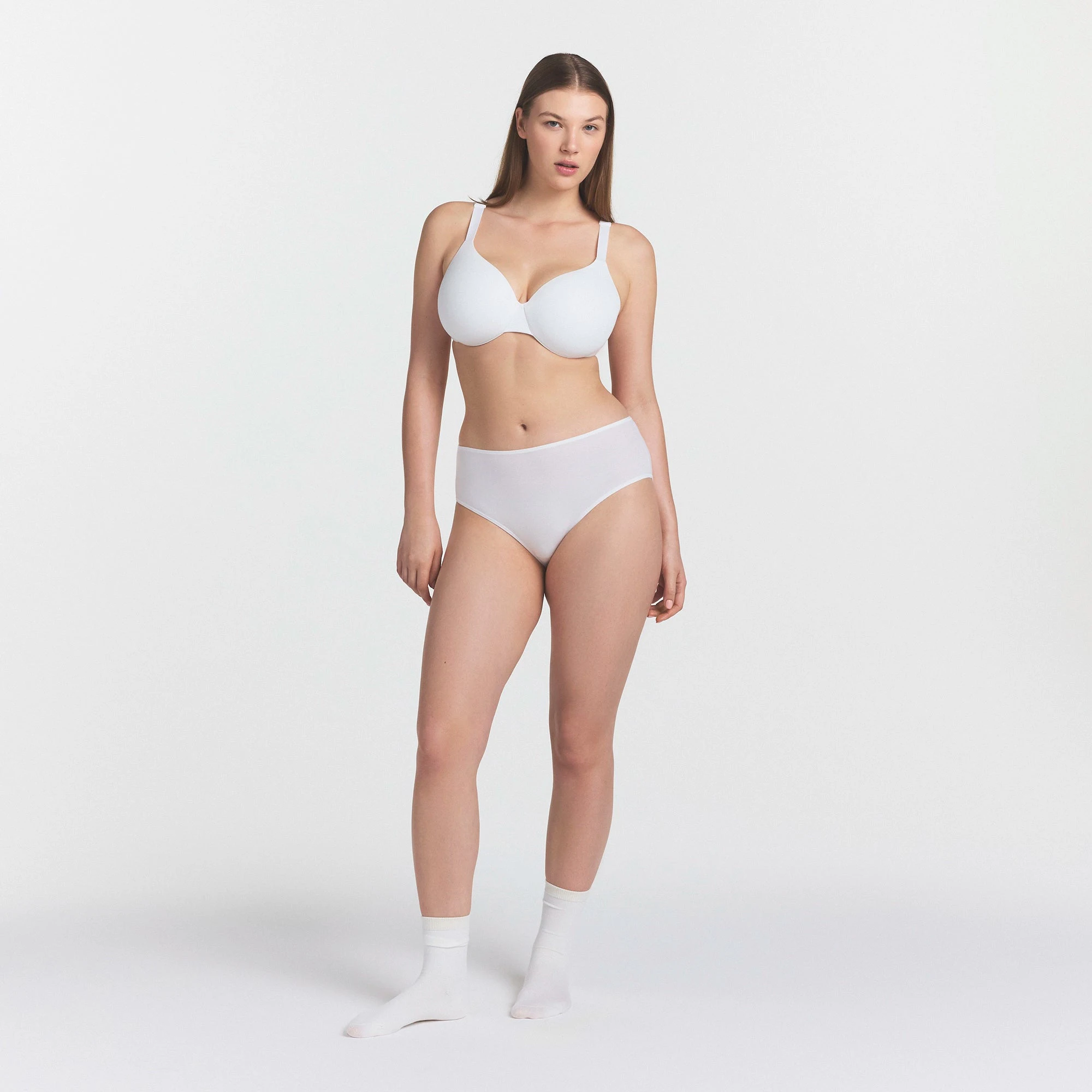 EVERYDAY COTTON BRIEF | SNOW ON A MODEL FRONT VIEW @ | FOCUS: 0.0, 1.0, 0.9