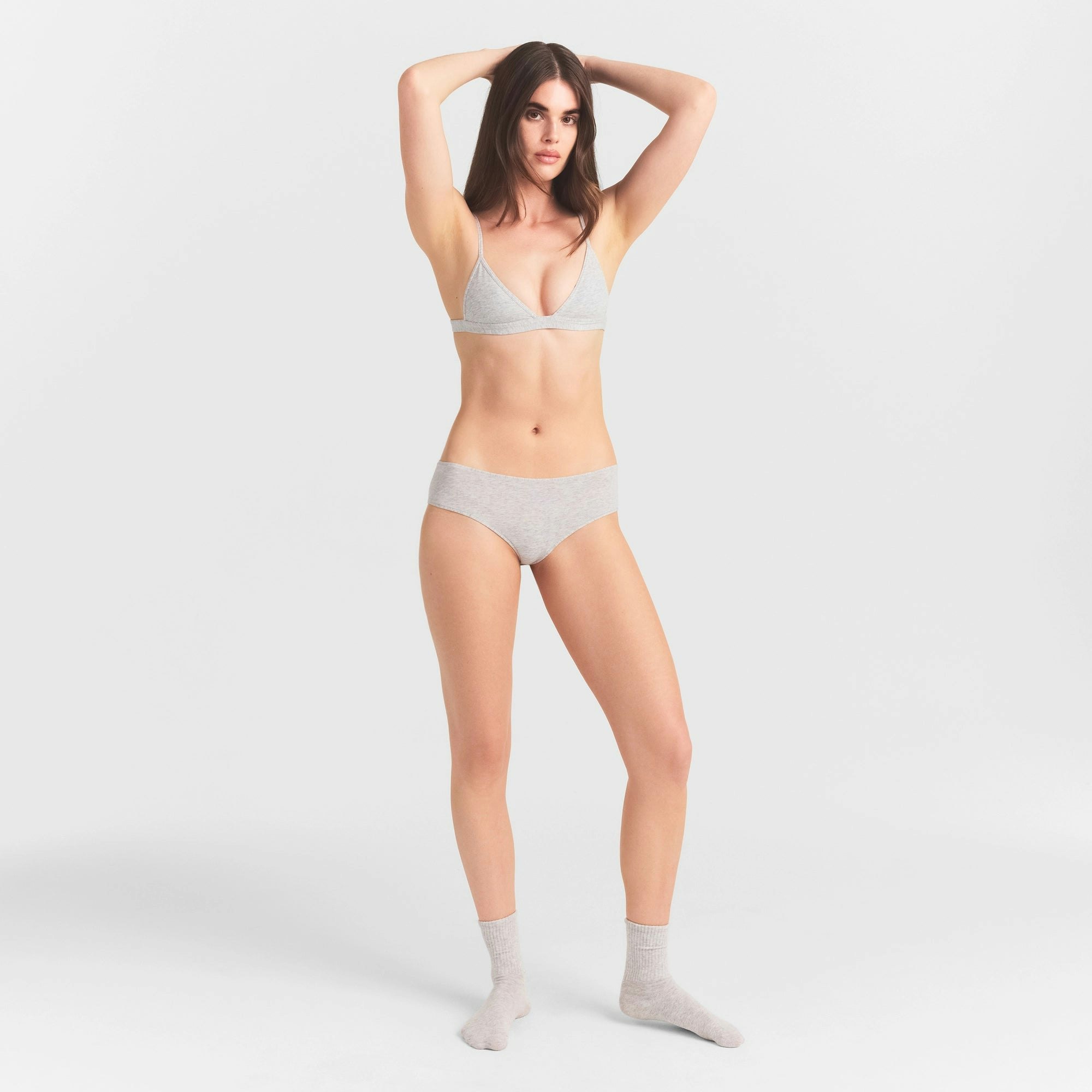 EVERYDAY COTTON HIPSTER | LIGHT HEATHER GREY ON A MODEL FRONT VIEW @ | FOCUS: 0.0, 1.0, 0.9