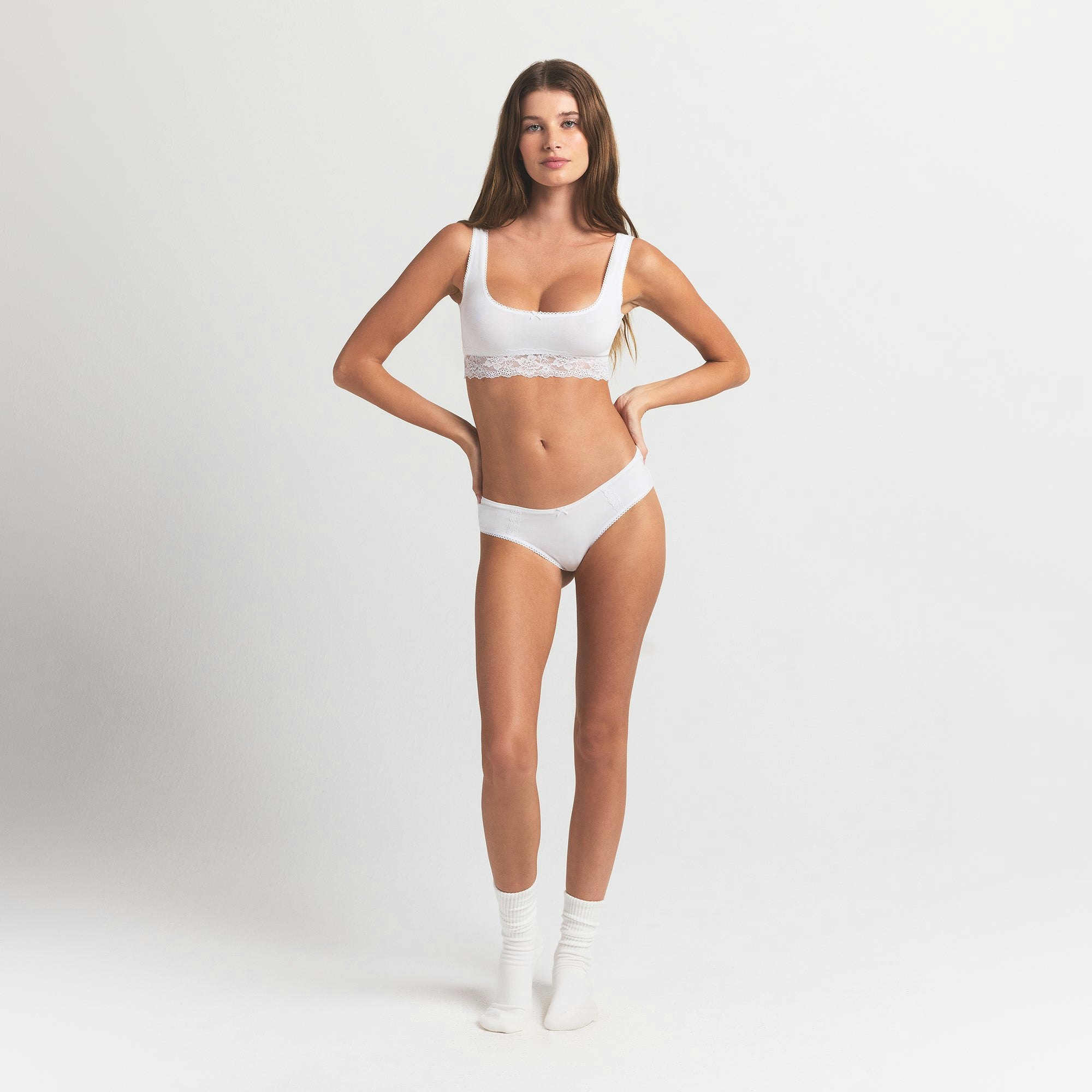 LIGHTWEIGHT COTTON LACE HIPSTER | SNOW ON A MODEL FRONT VIEW @ | FOCUS: 0.0, 1.0, 0.9