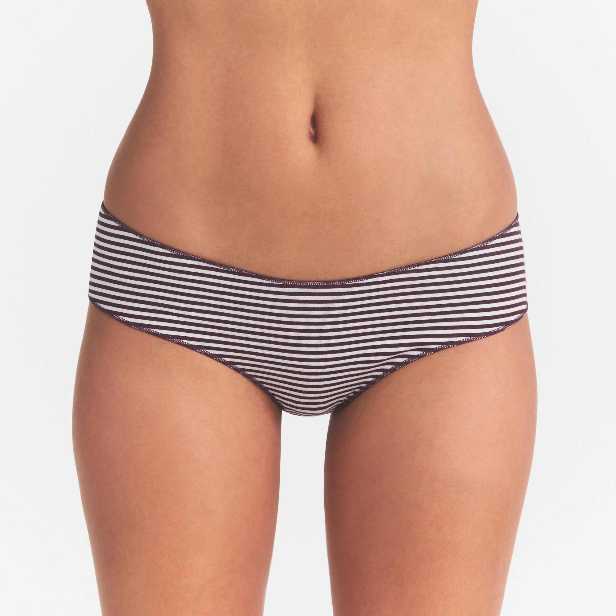 LIGHTWEIGHT COTTON RUCHED BACK HIPSTER 10-PACK | MICRO DOT FLORAL MULTI ON A MODEL SIDE VIEW @ | FOCUS: 0.0, 1.0, 0.9