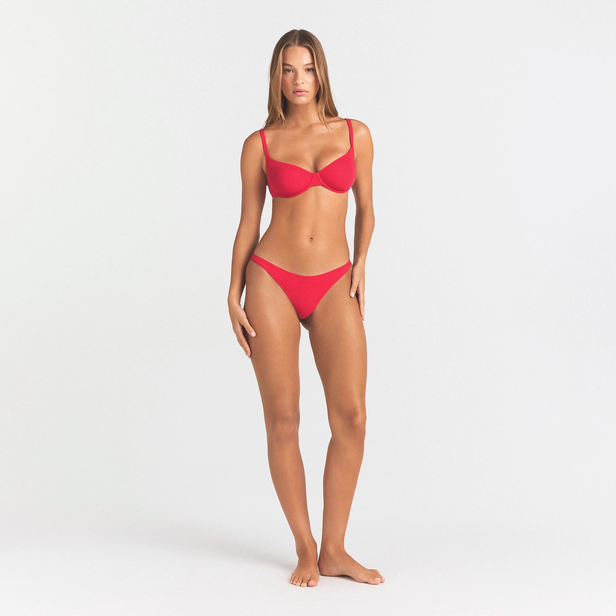 EVERYDAY COTTON THONG | CARMINE ON A MODEL FRONT VIEW @ | FOCUS: 0.0, 1.0, 0.9