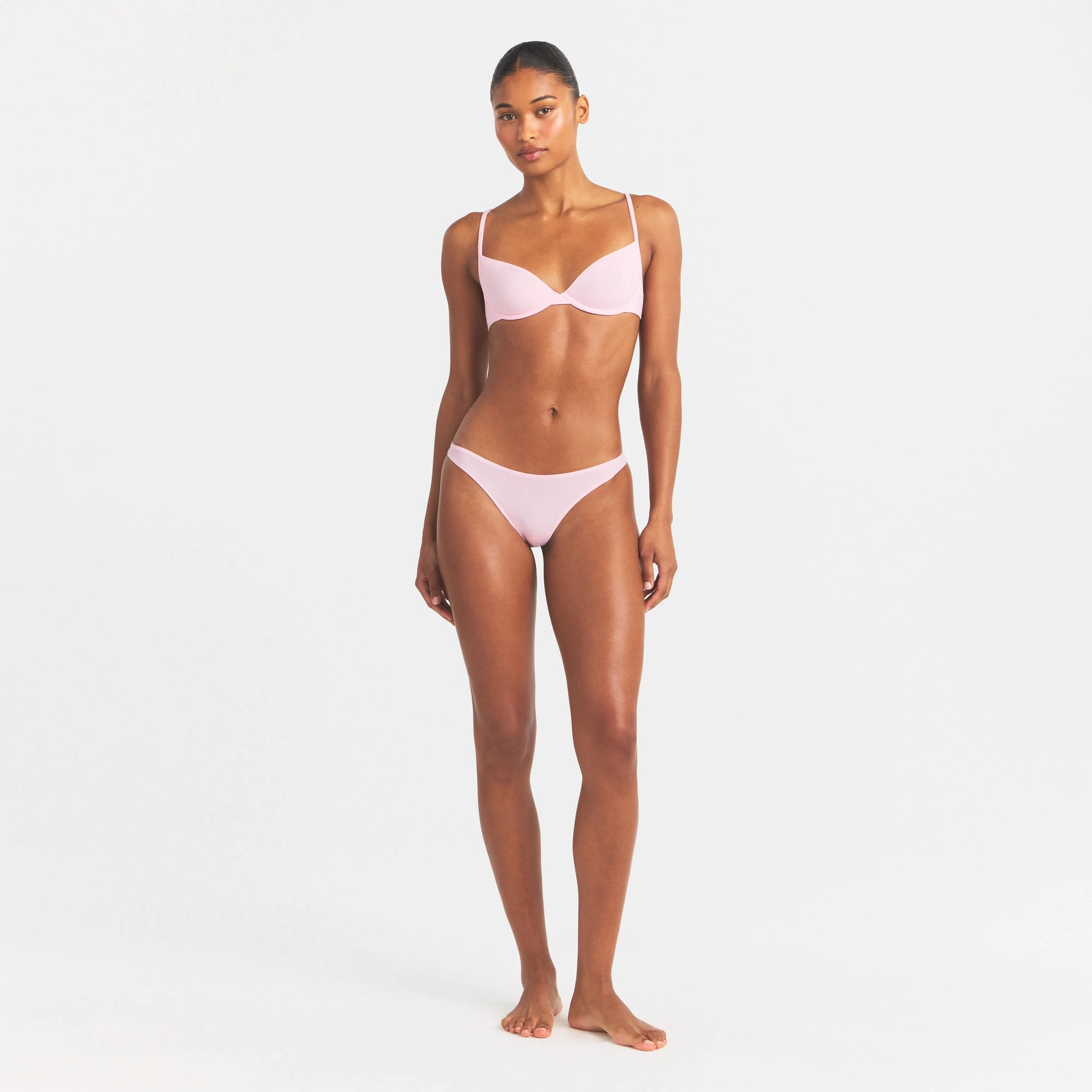 EVERYDAY COTTON THONG | PEONY ON A MODEL FRONT VIEW @ | FOCUS: 0.0, 1.0, 0.9